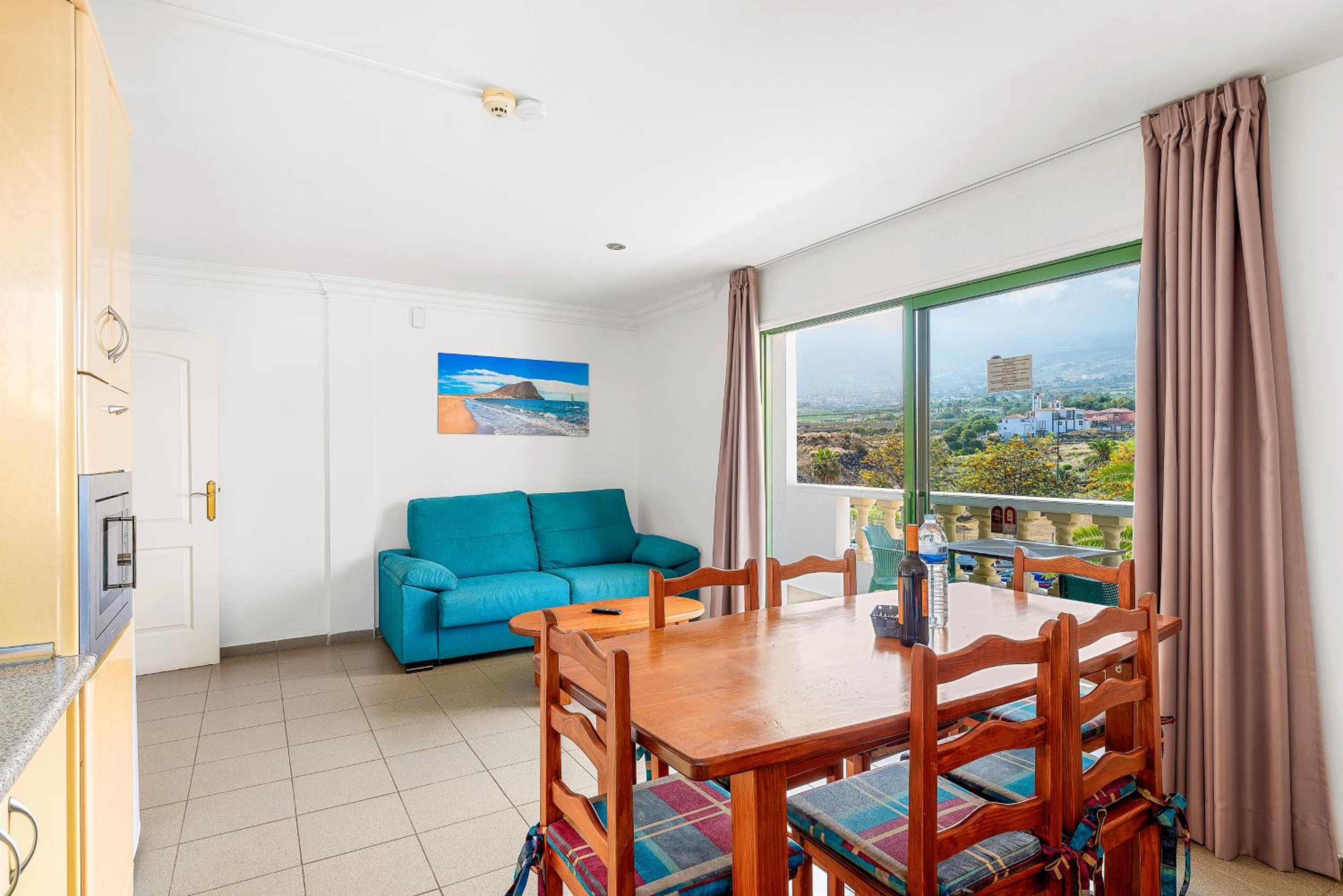 Family Teide Two-Bedroom Apartment with Teide View and Sunny Balcony photo 2