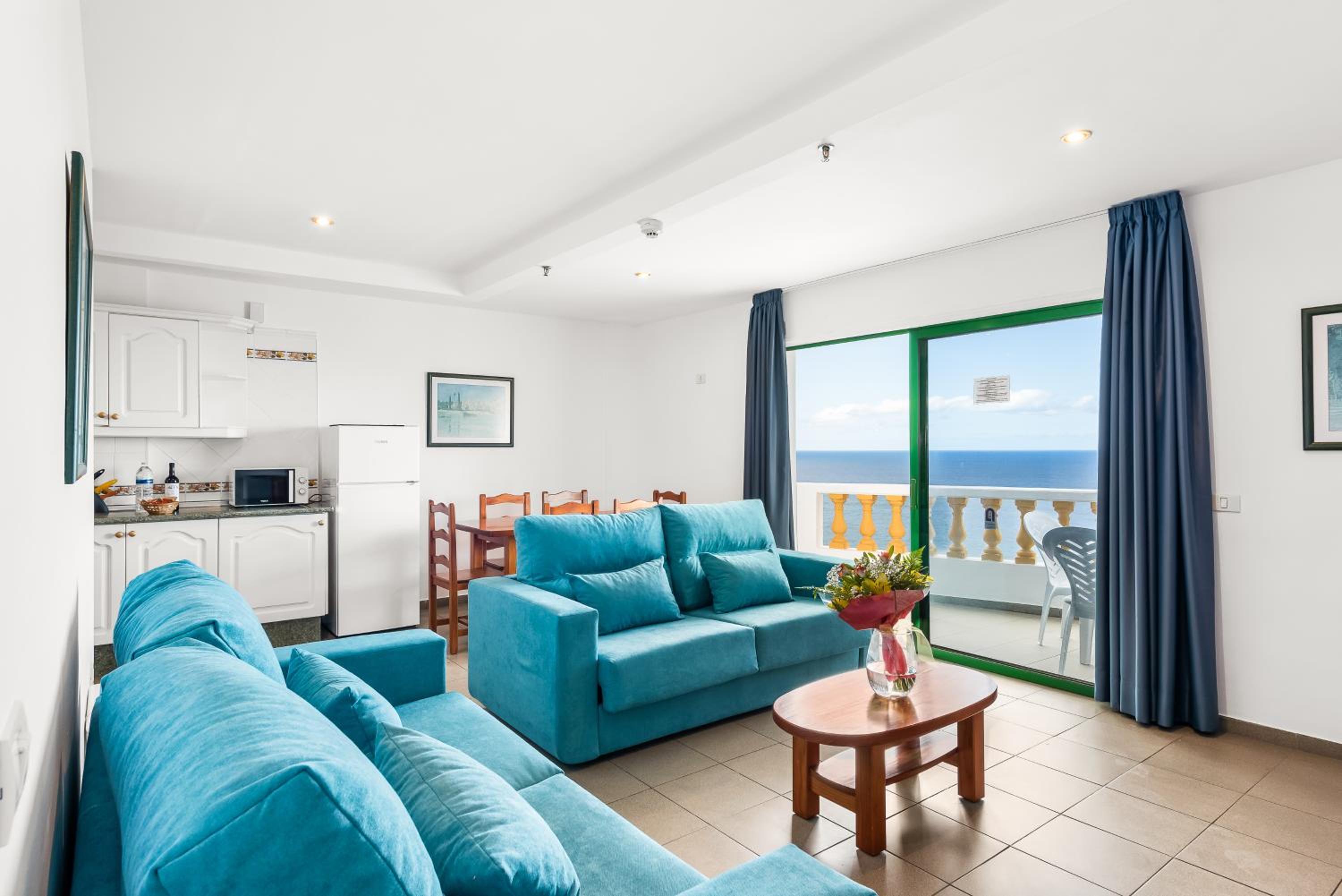 Apartamento de lujo de dos dormitorios con vista al mar