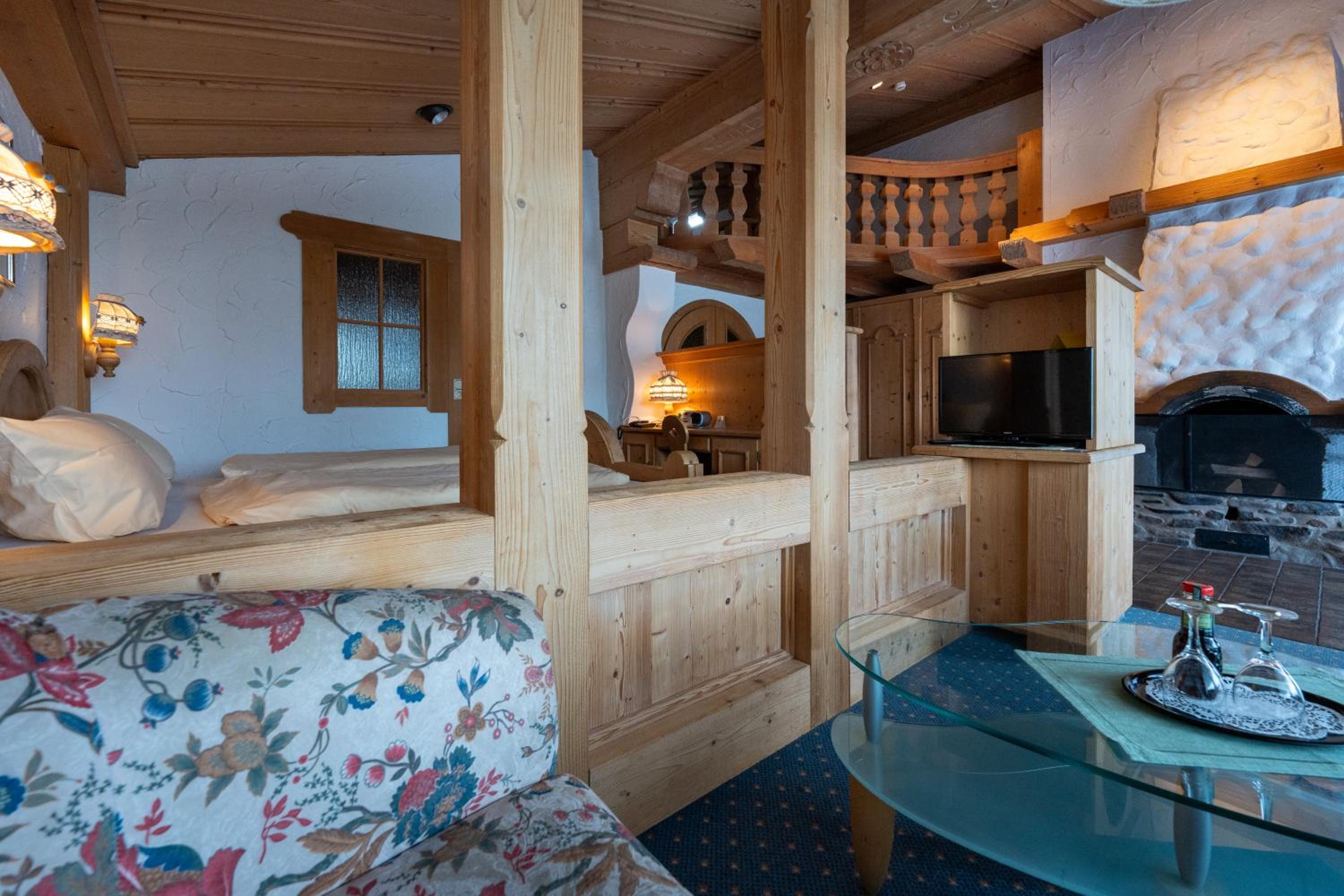 Suite with Lake View photo 2