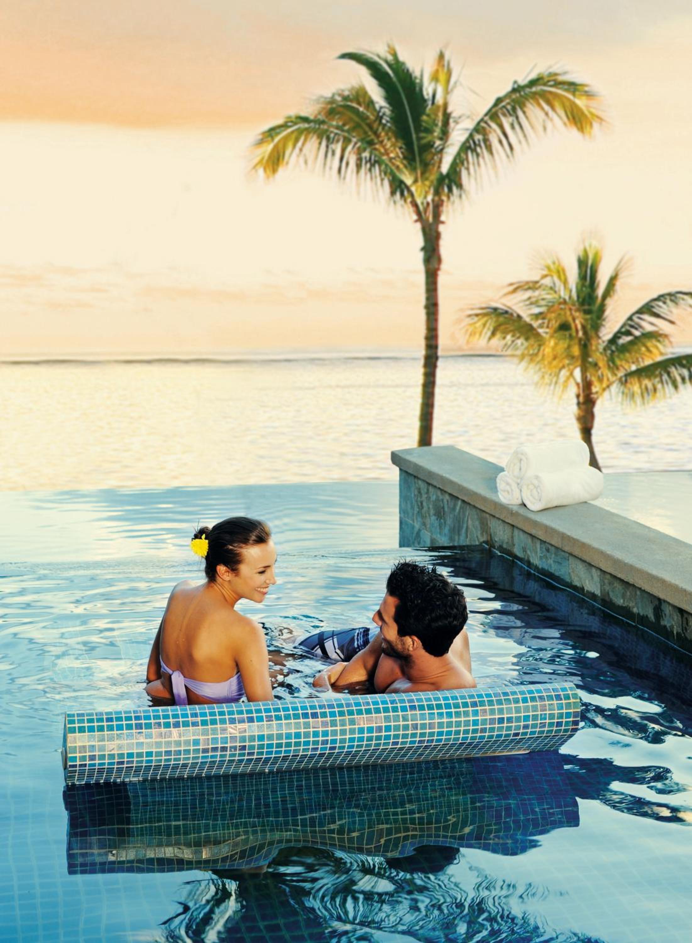 2-Suite Imperial Beach Villa with Heated Pool, Jet Pool & Hammam - Photo 6