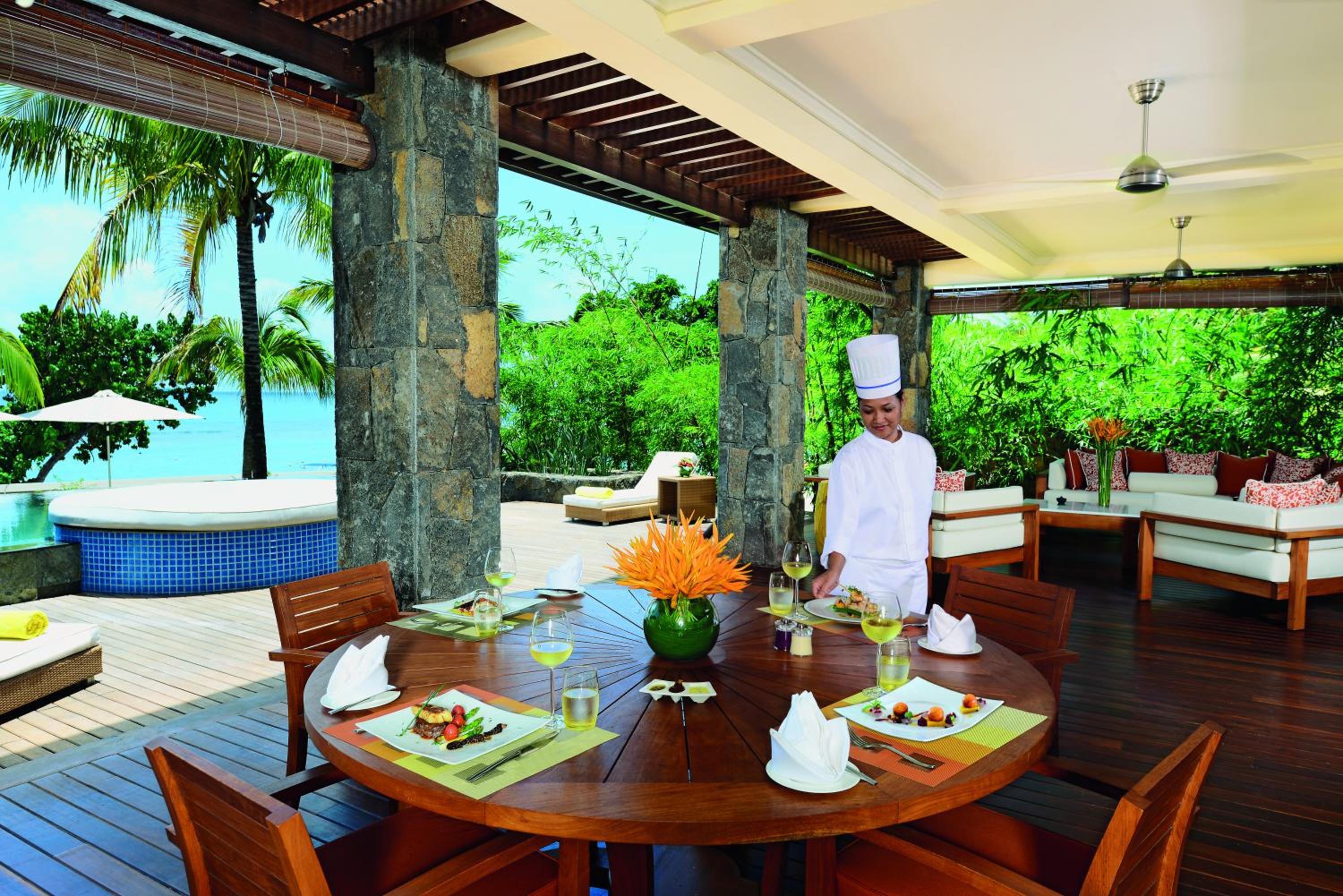 2-Suite Imperial Beach Villa with Heated Pool, Jet Pool & Hammam - Photo 11