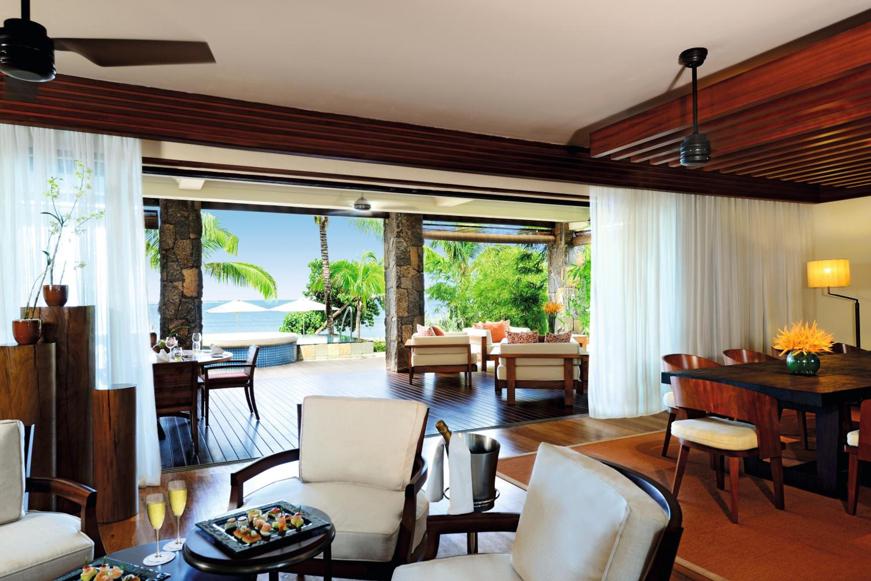 2-Suite Imperial Beach Villa with Heated Pool, Jet Pool & Hammam - Photo 7