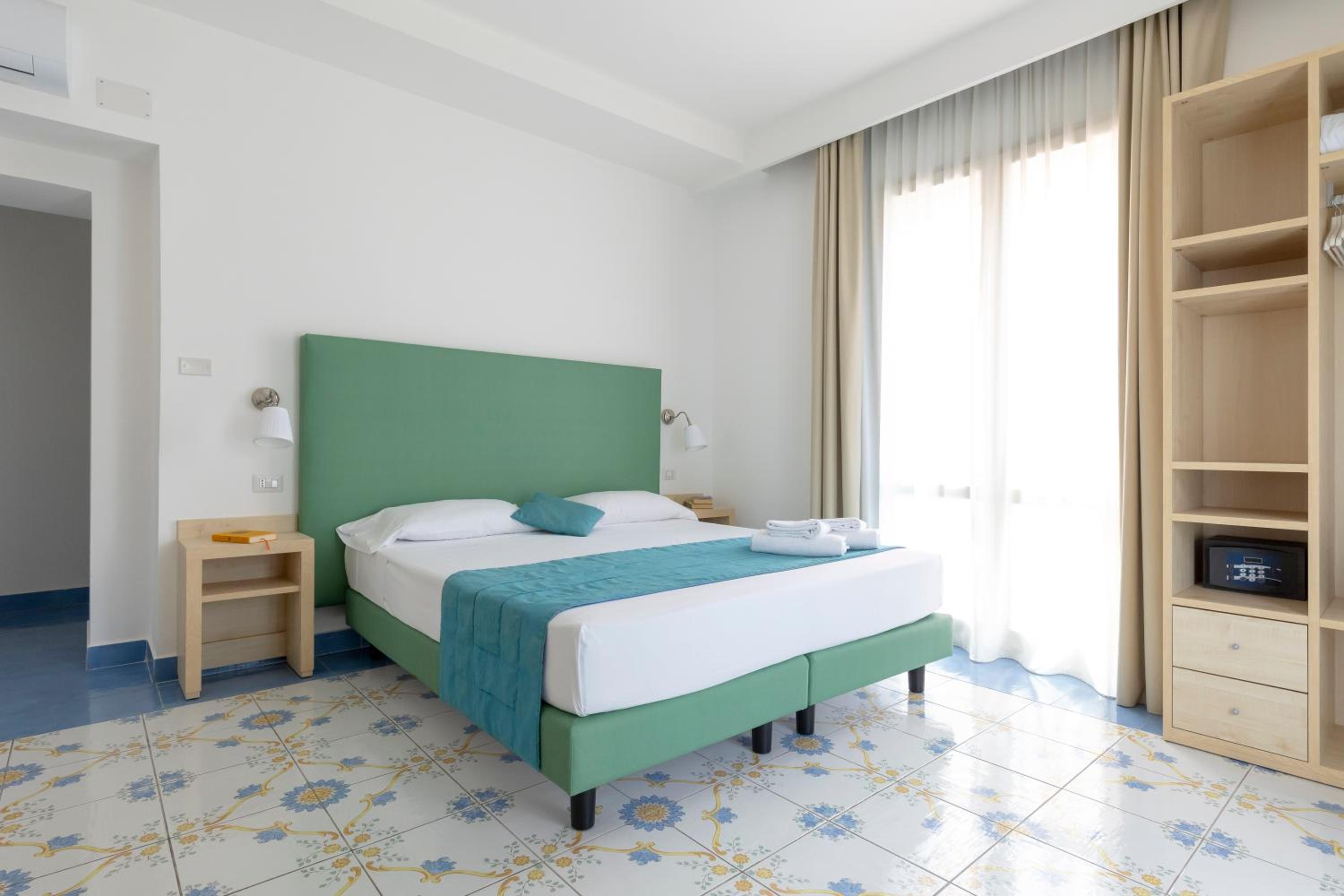 Double or Twin Room with City View photo 1