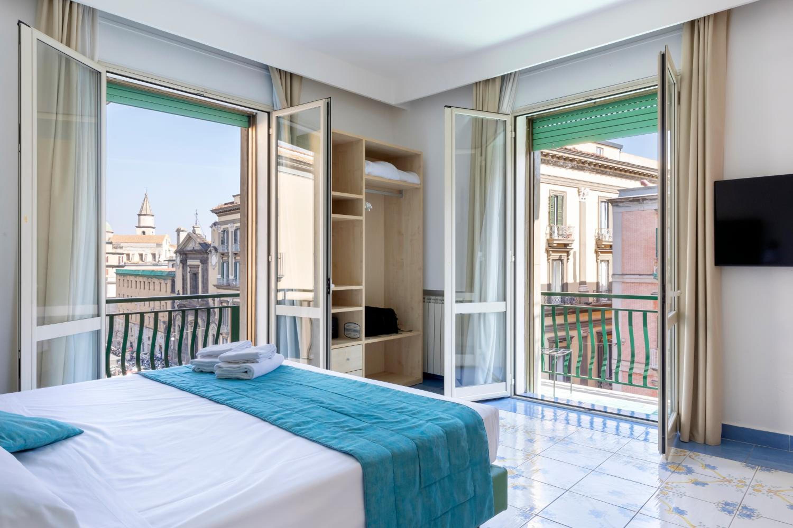 Deluxe Double or Twin Room with Balcony and City View photo 1