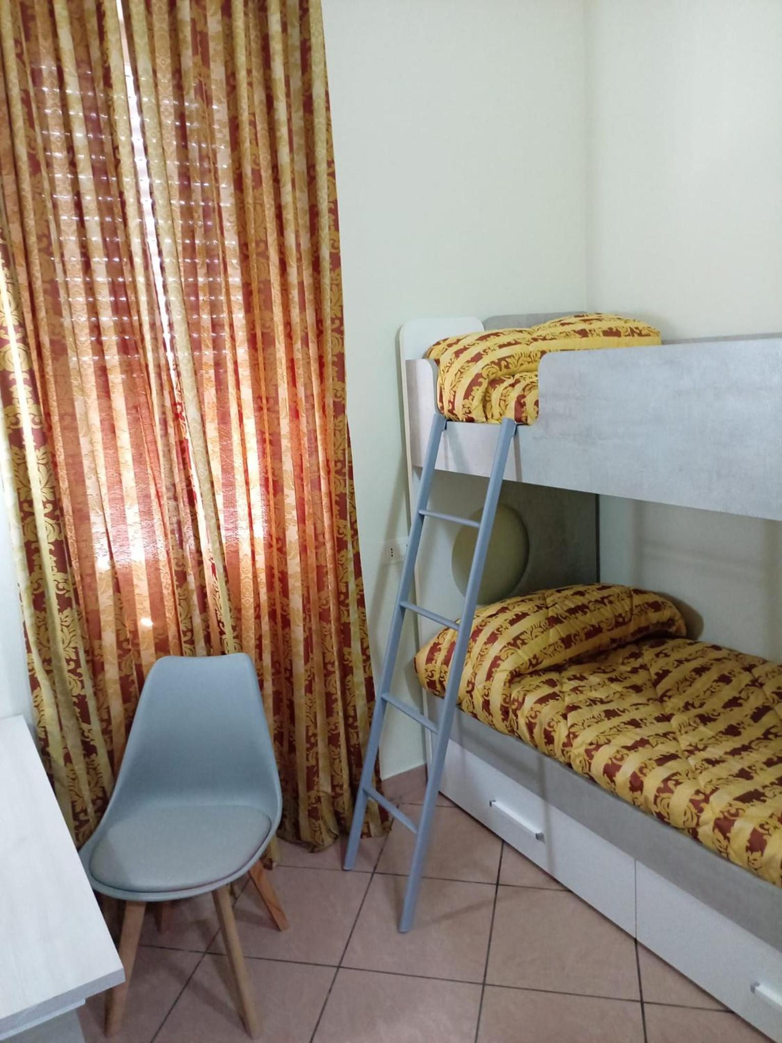 Quadruple Room - Photo 13