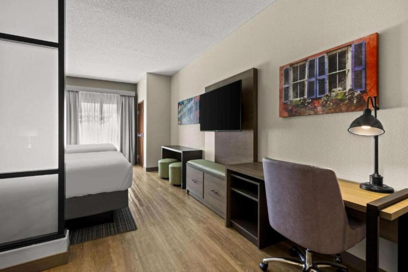 Suite with Two Queen Beds and Sofabed - Accessible/Non-Smoking - Photo 3