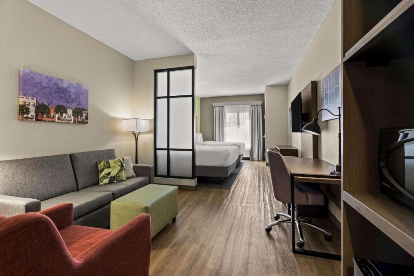 Suite with Two Queen Beds and Sofabed - Accessible/Non-Smoking - Photo 2