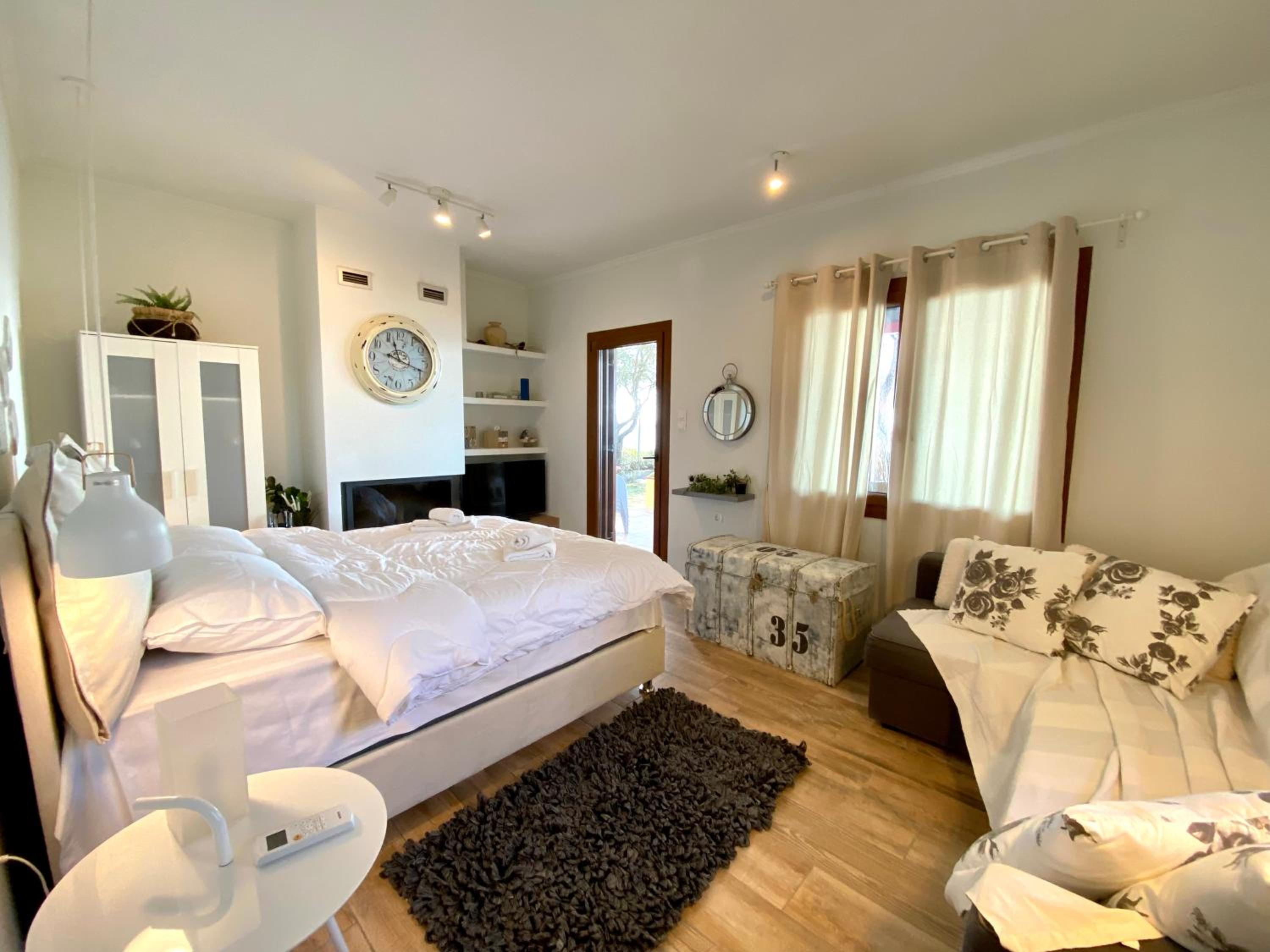 Three-Bedroom House photo 1