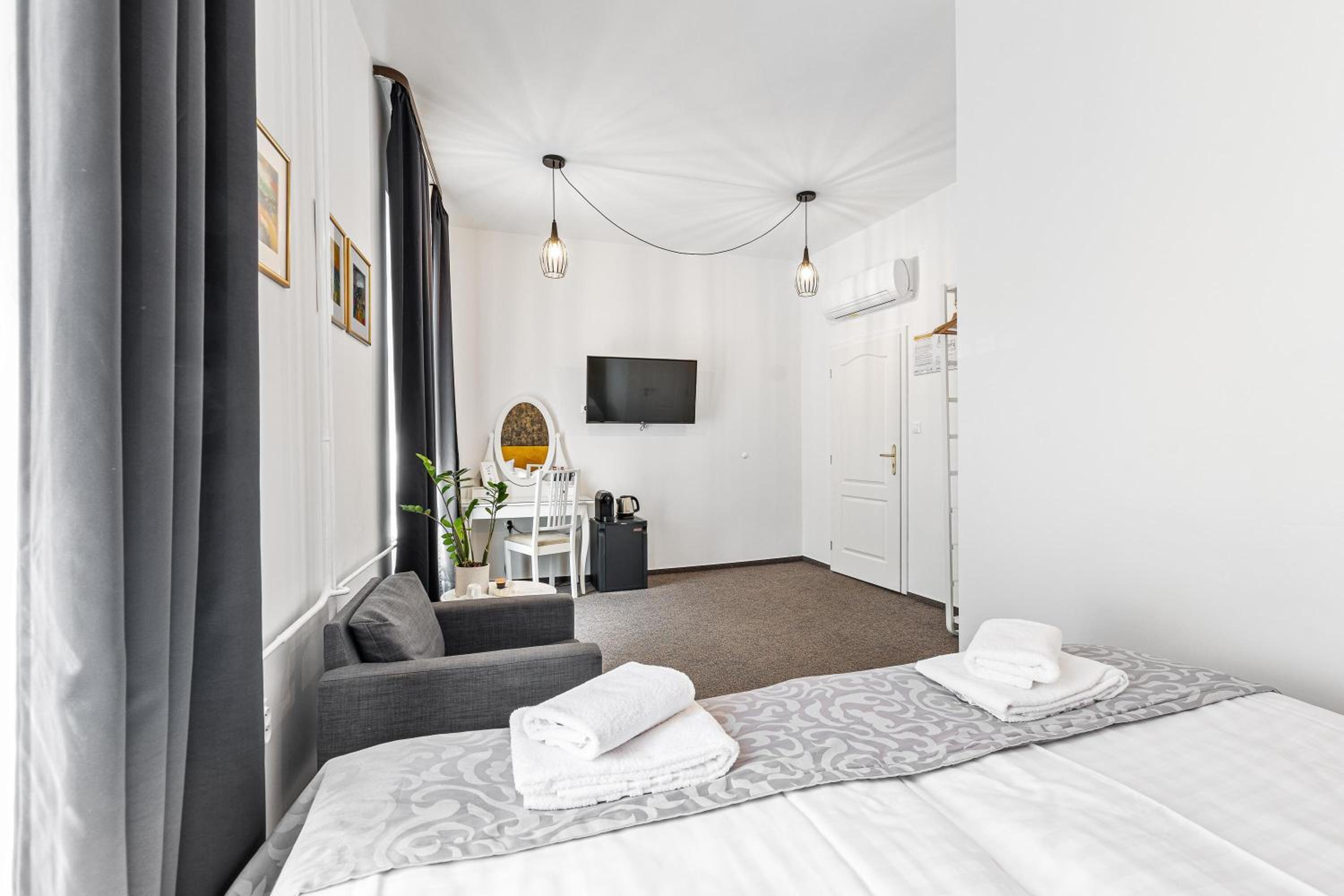 Deluxe Double Room - Photo 2
