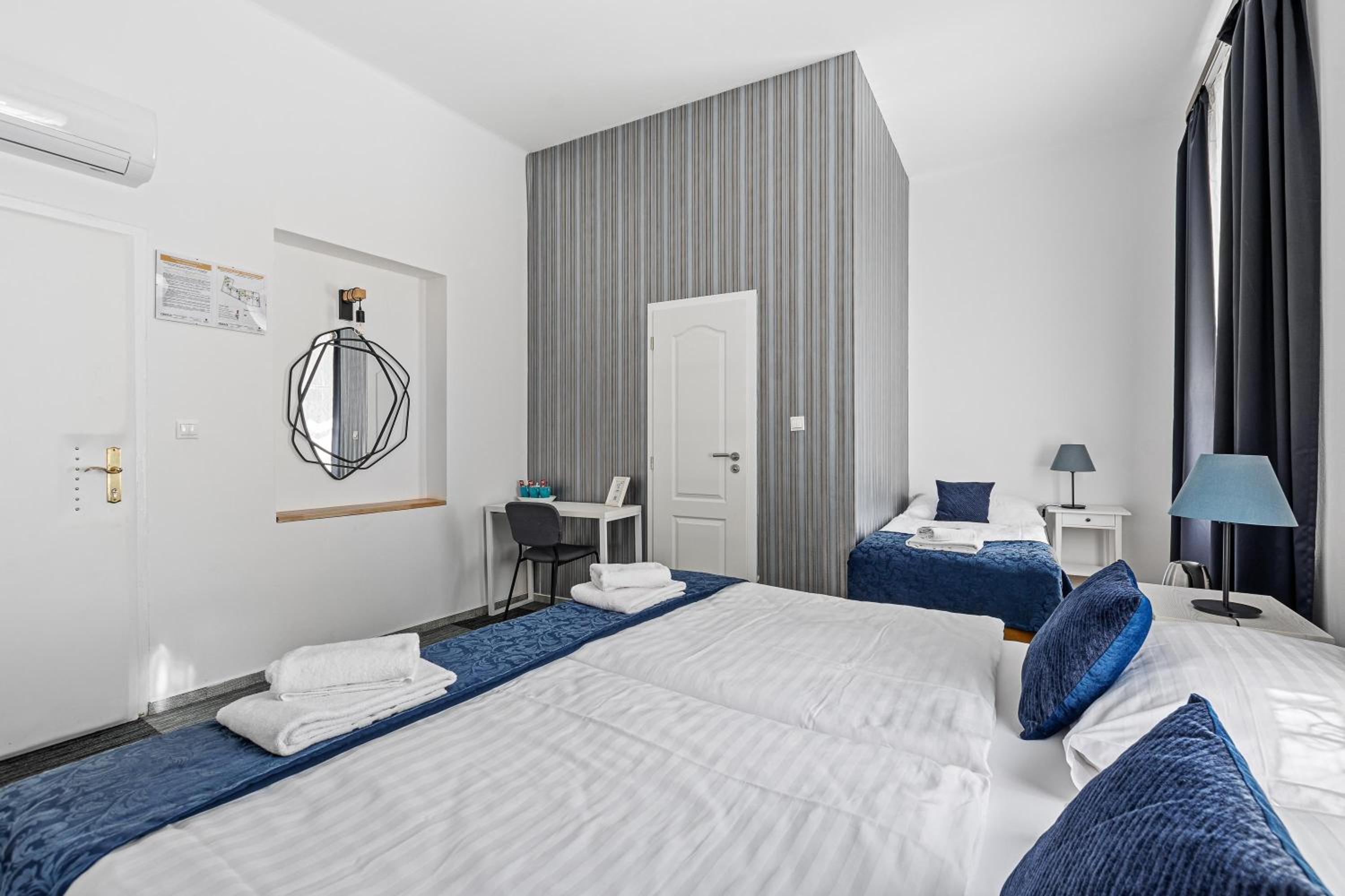 Triple Room - Photo 5