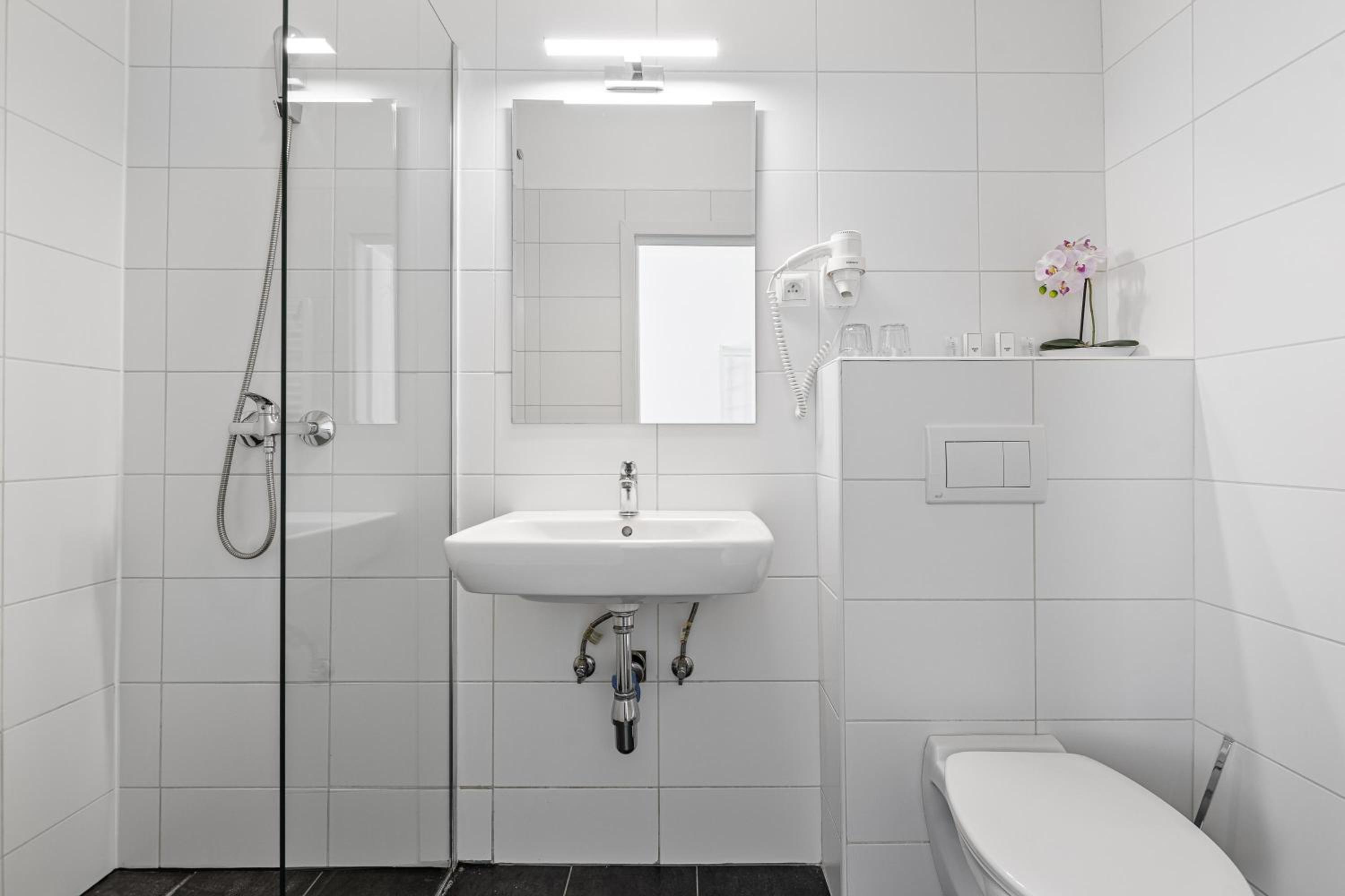 Double Room - Photo 10