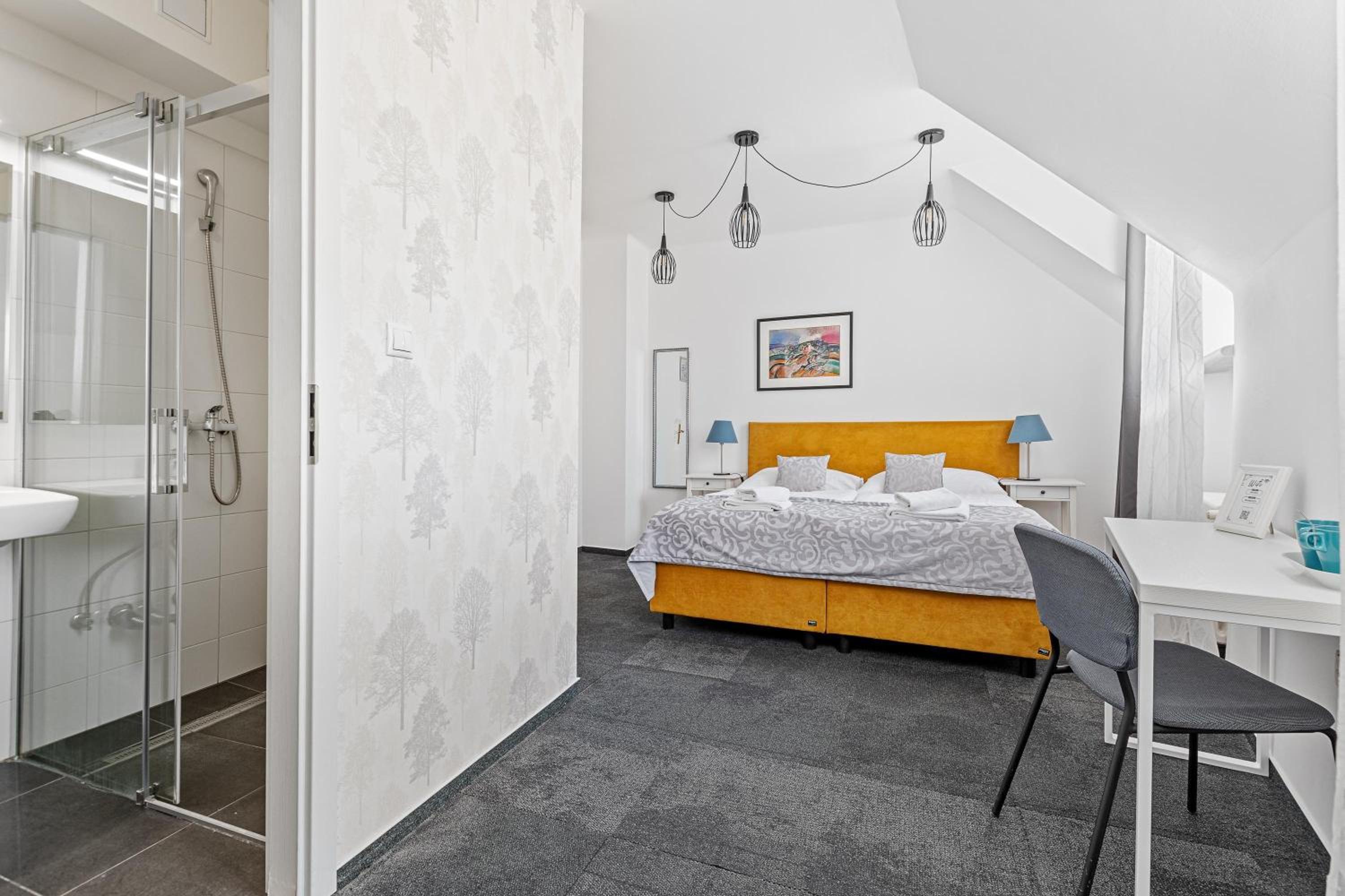 Double Room - Photo 2