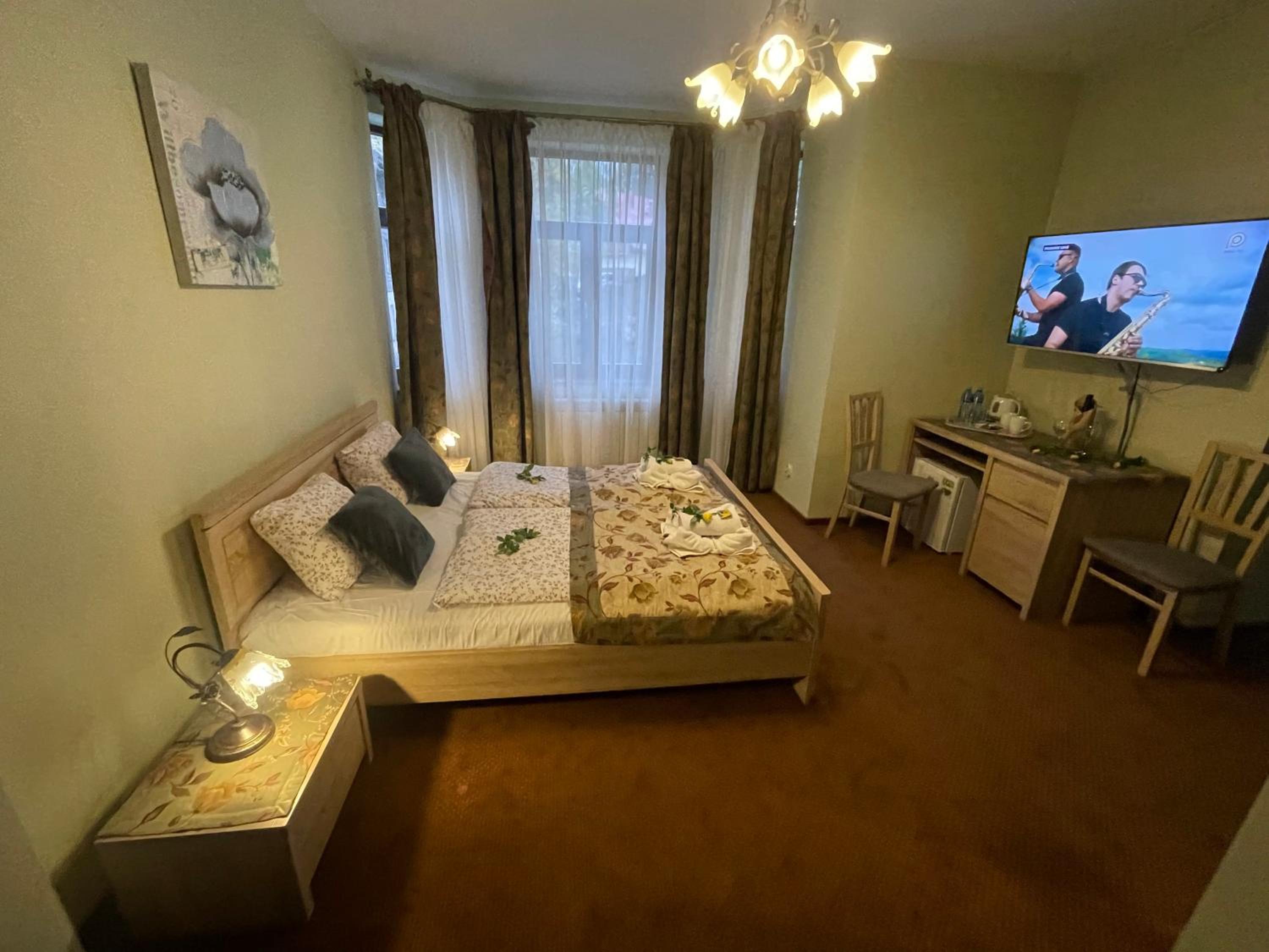 Quadruple Room with Private Bathroom