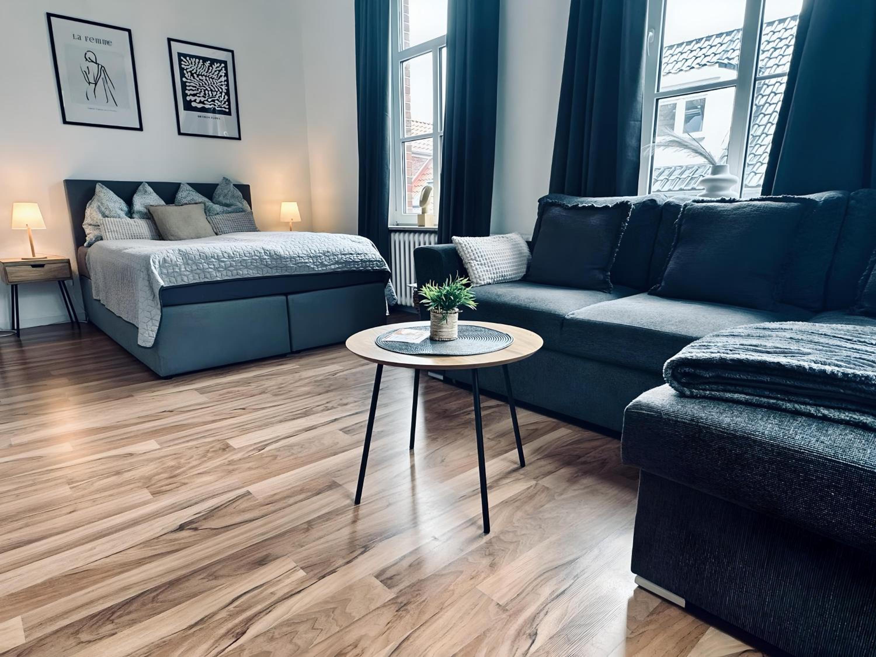 One-Bedroom Apartment photo 1