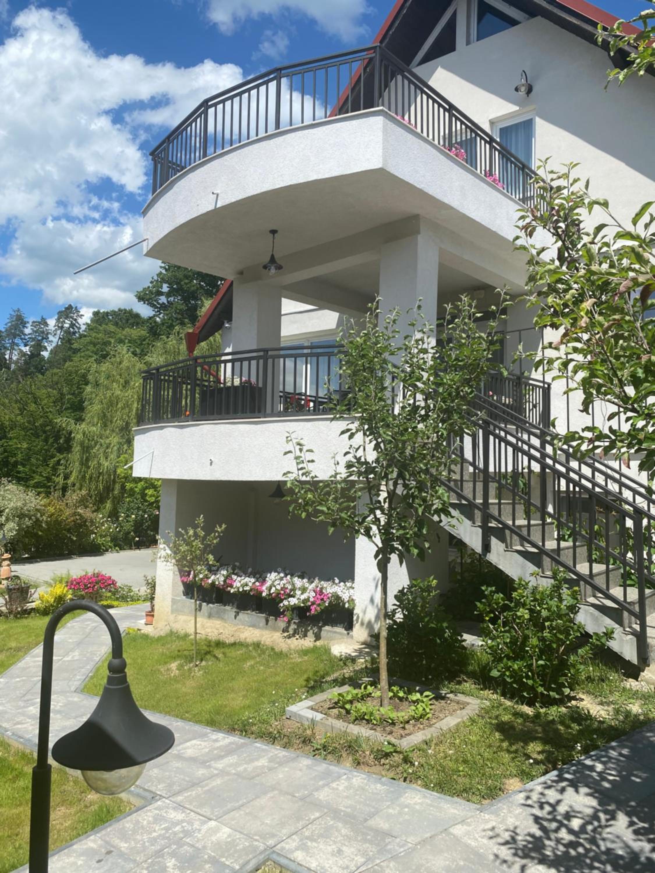 Two-Bedroom Apartment with Balcony and Terrace photo 3