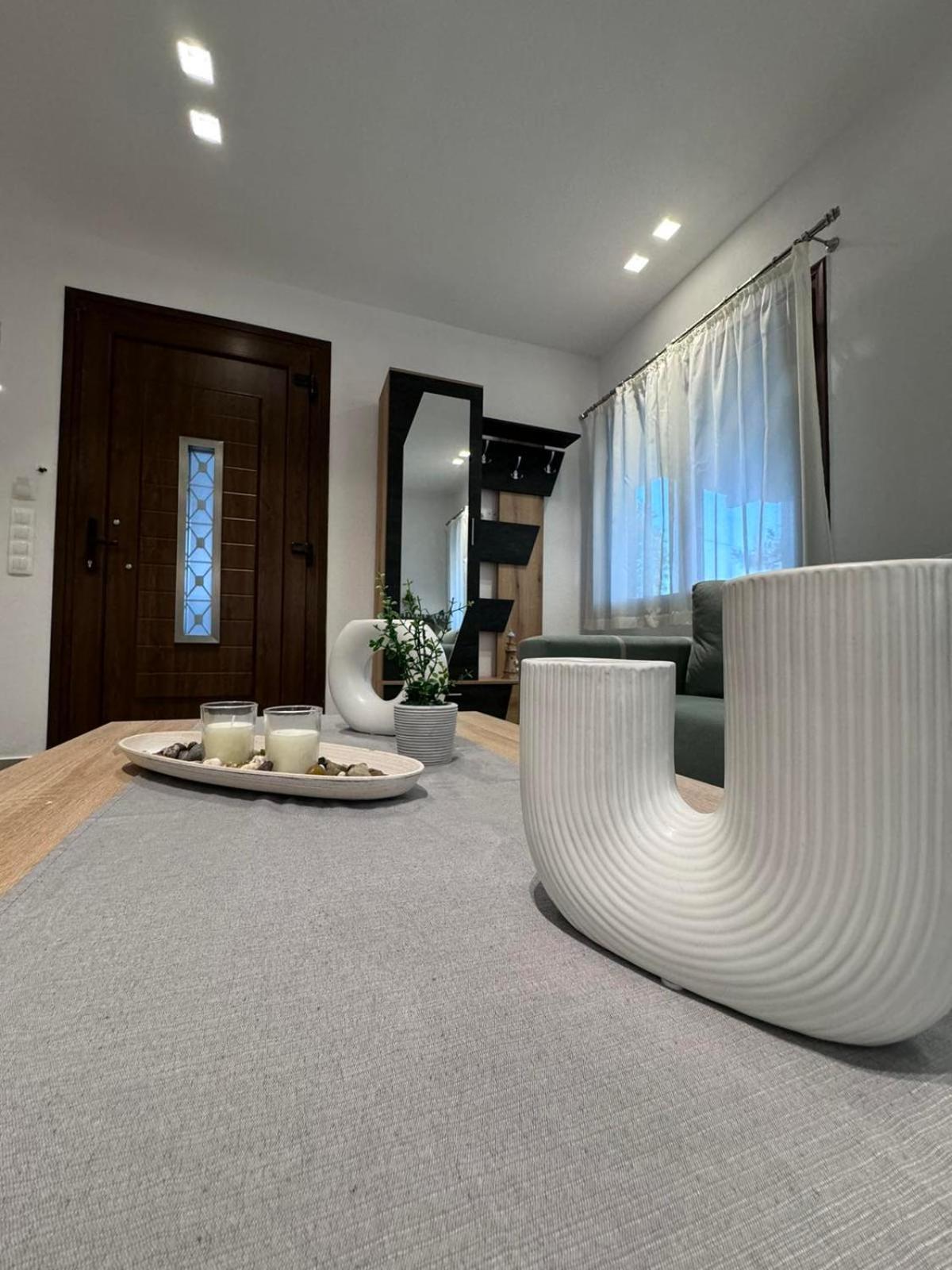 Three-Bedroom House photo 2