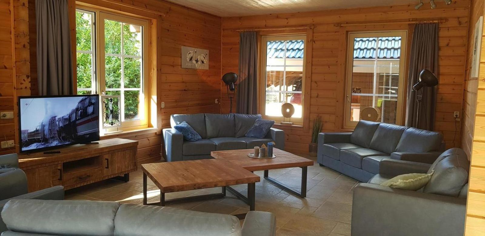 Villa photo 1