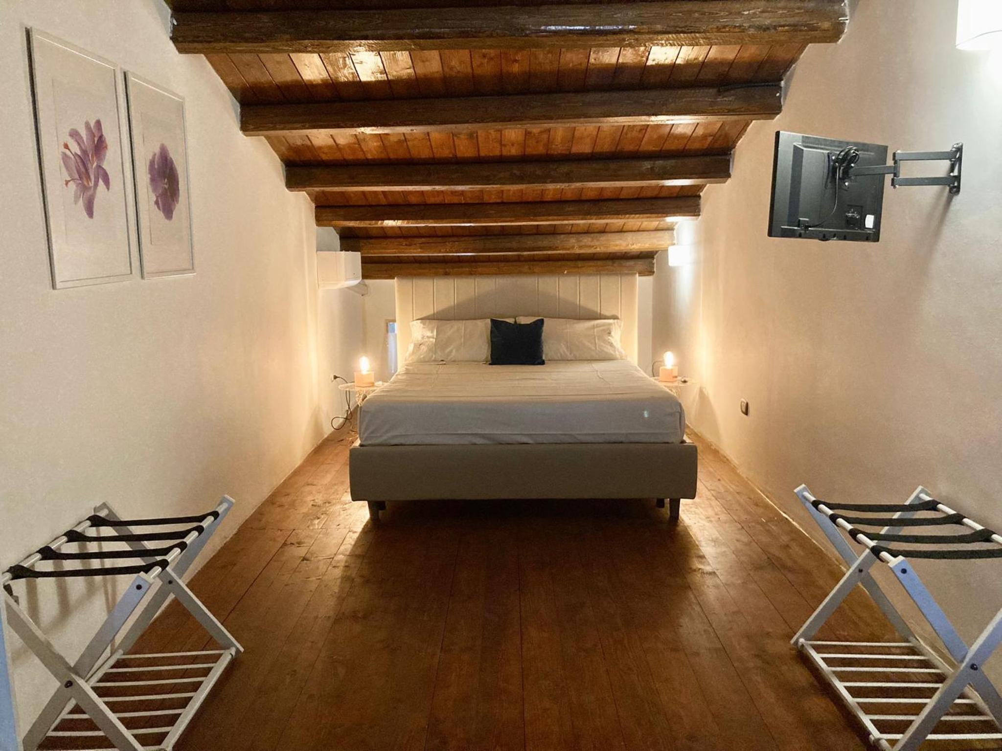 One-Bedroom House photo 1