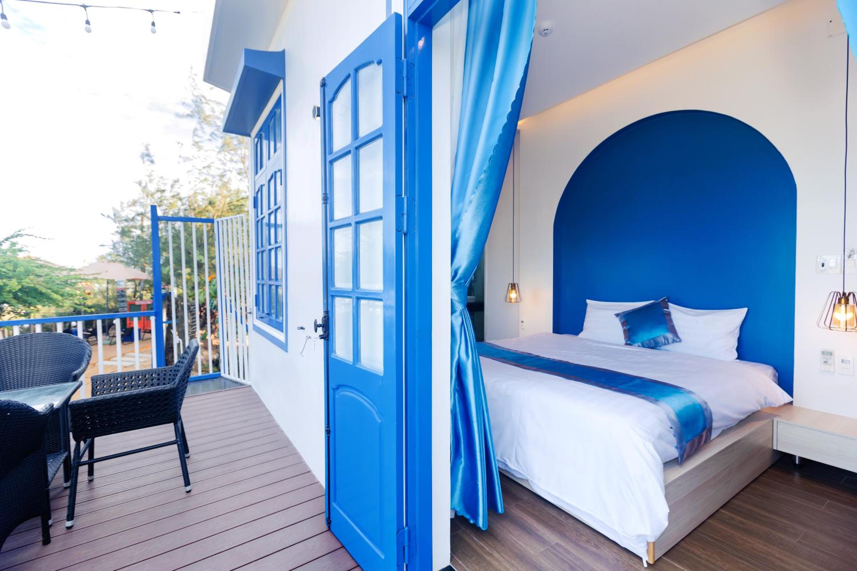 Queen Room with Sea View