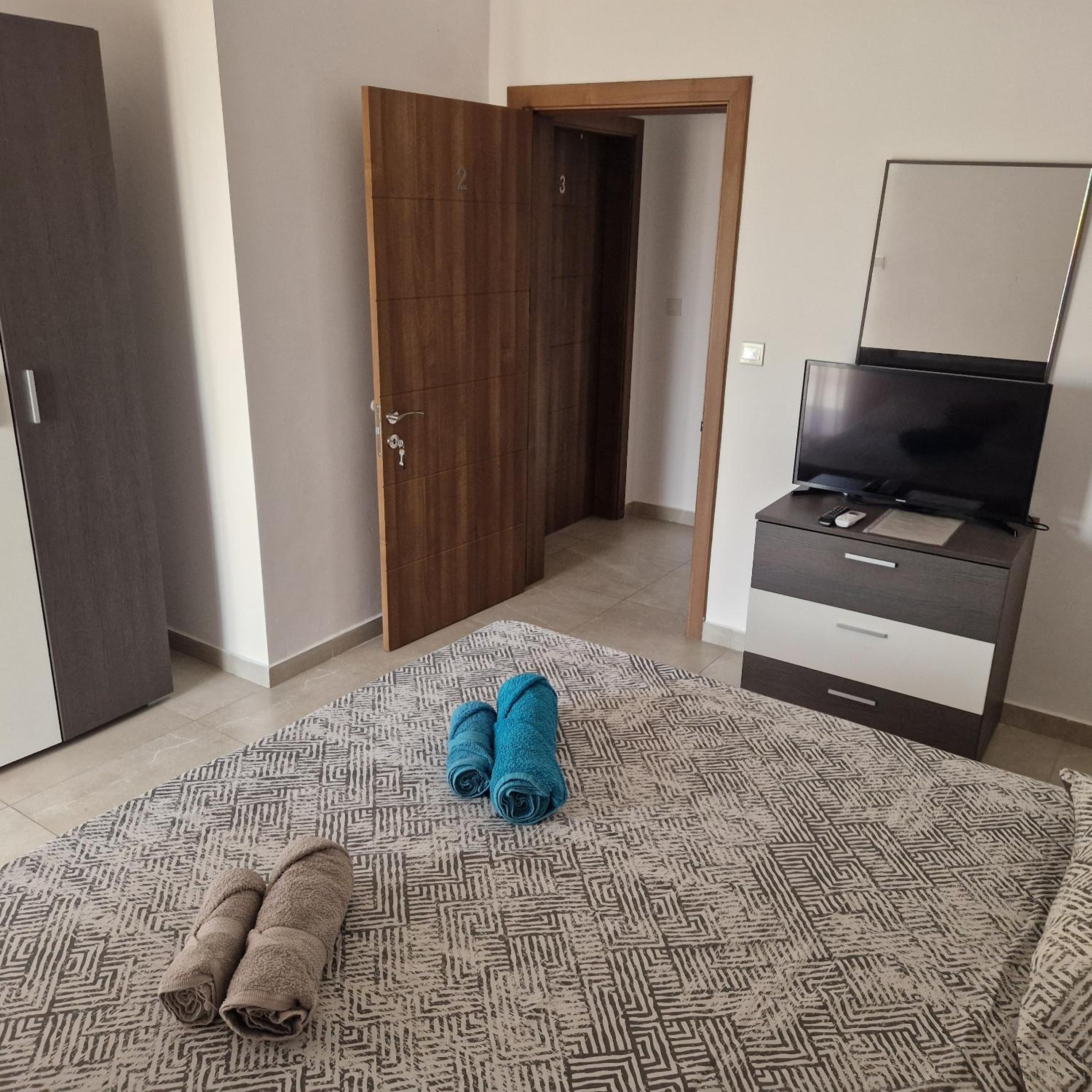 Double Room With Shared Bathroom photo 3