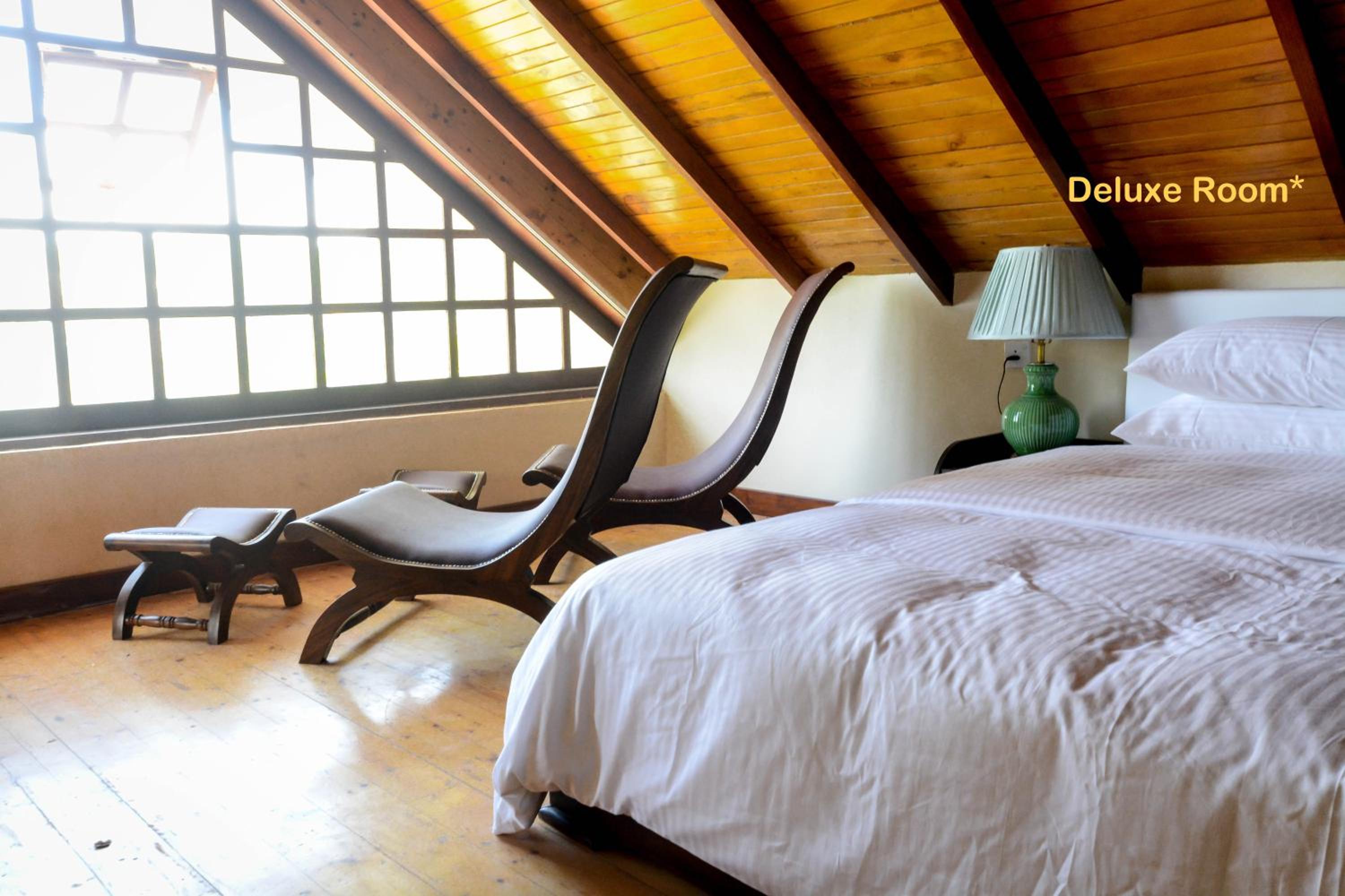 Deluxe Room with Bathtub photo 2