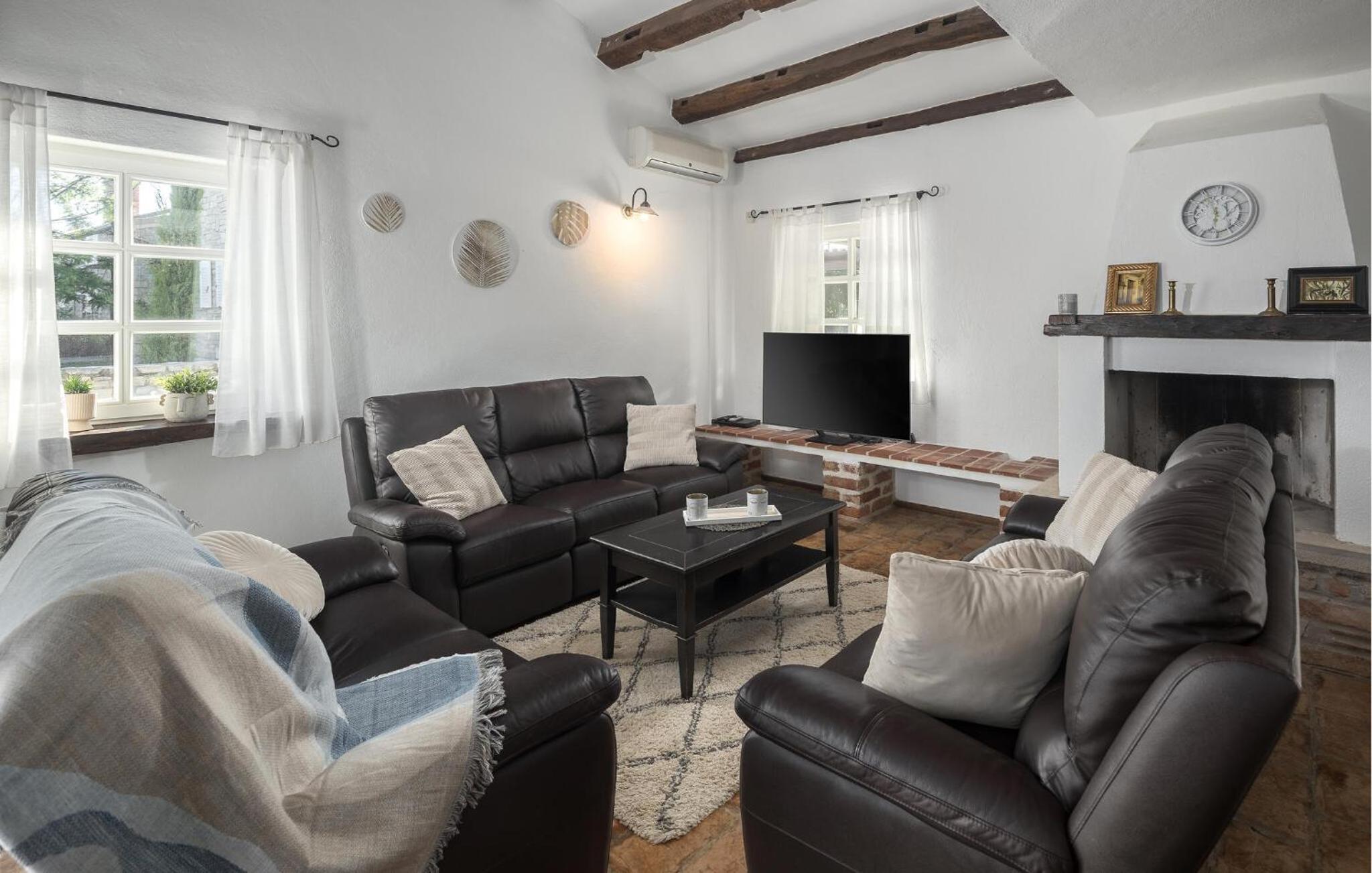Four-Bedroom Vacation Home photo 1
