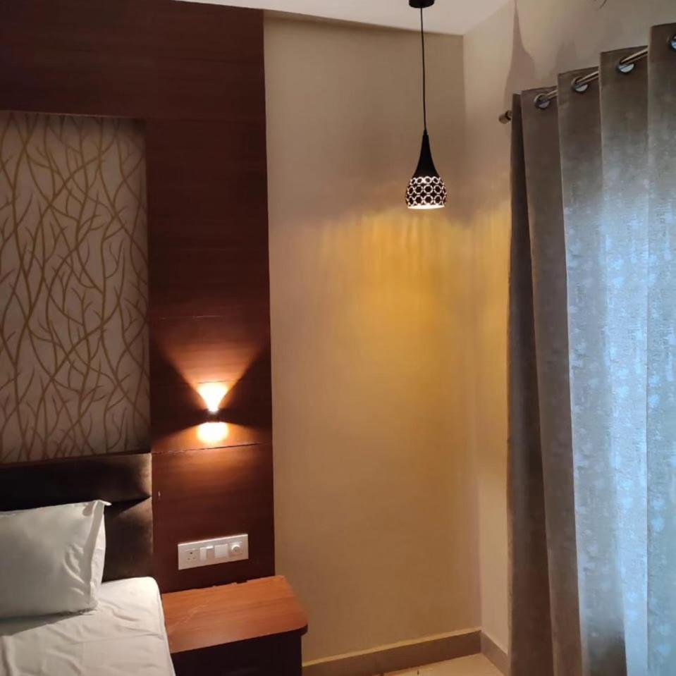 Deluxe Room (2 Adults + 1 Child) photo 1