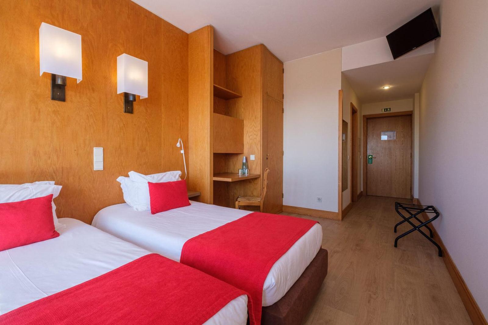 Superior Double or Twin Room - Photo 11