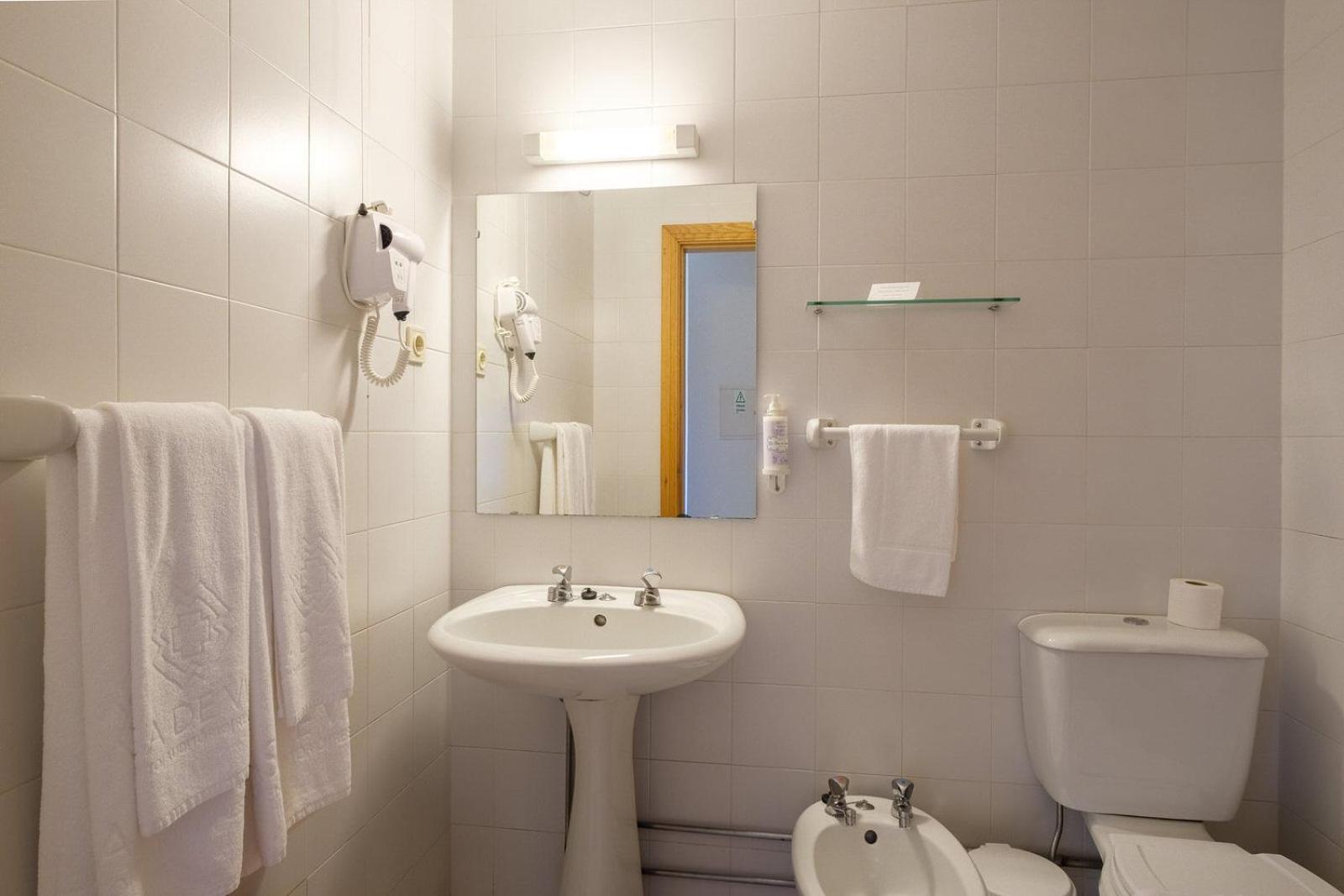 Superior Double or Twin Room - Photo 12