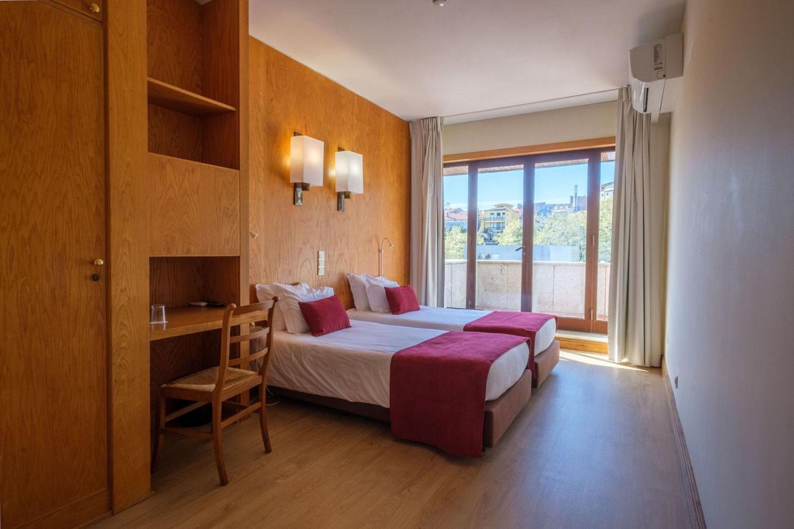 Superior Double or Twin Room - Photo 16