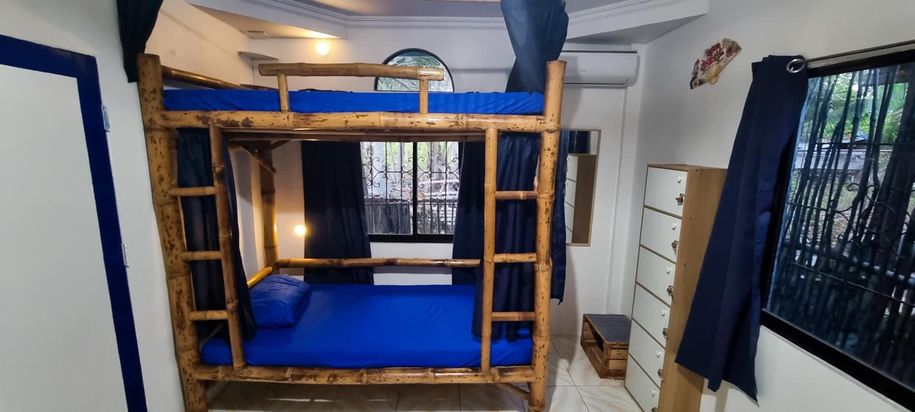 Bed in 6-Bed Mixed Dormitory Room photo 3