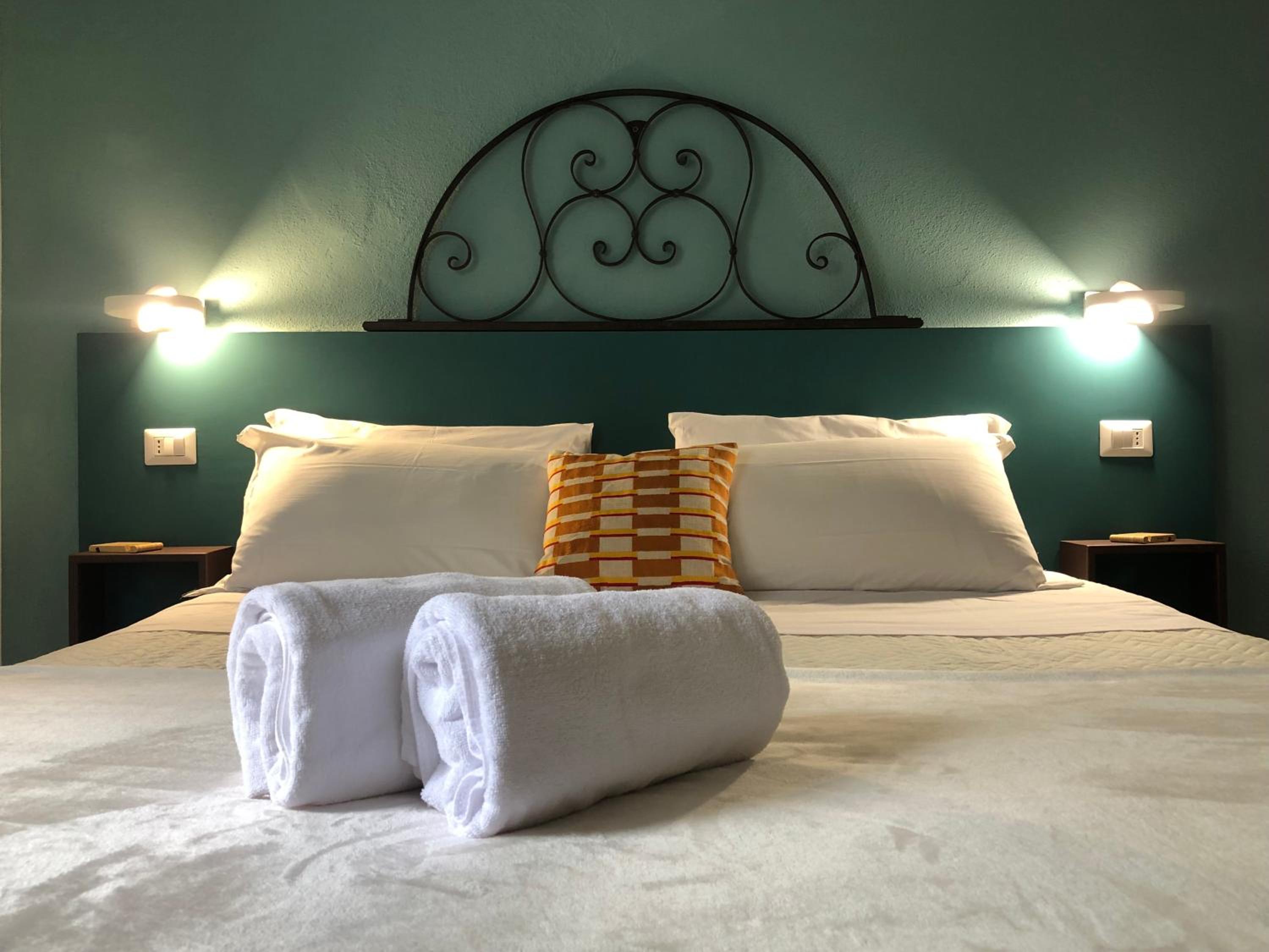 Superior King Room - Photo 1