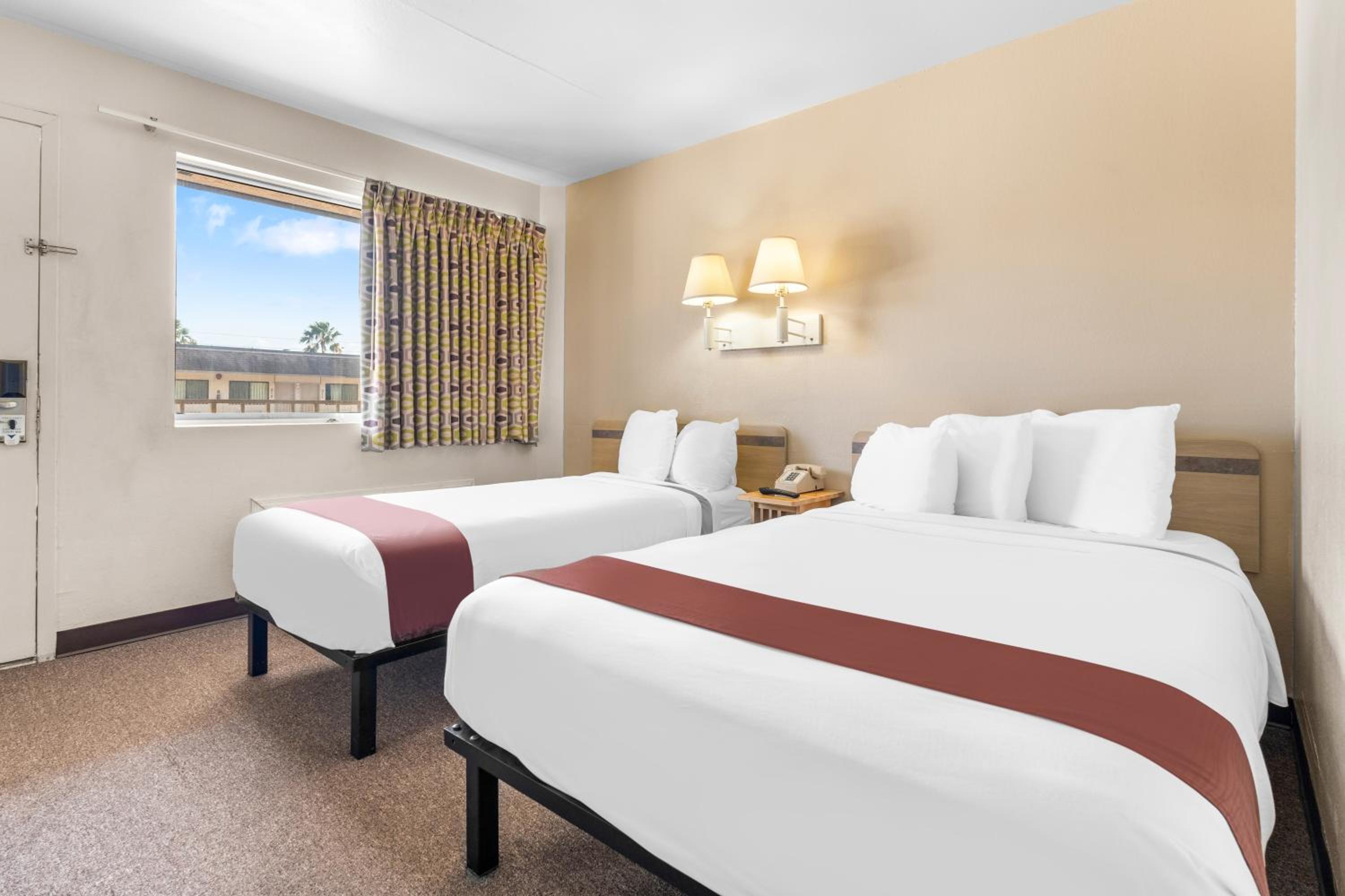 1 Double Bed 1 Twin Bed Non-Smoking - Photo 4