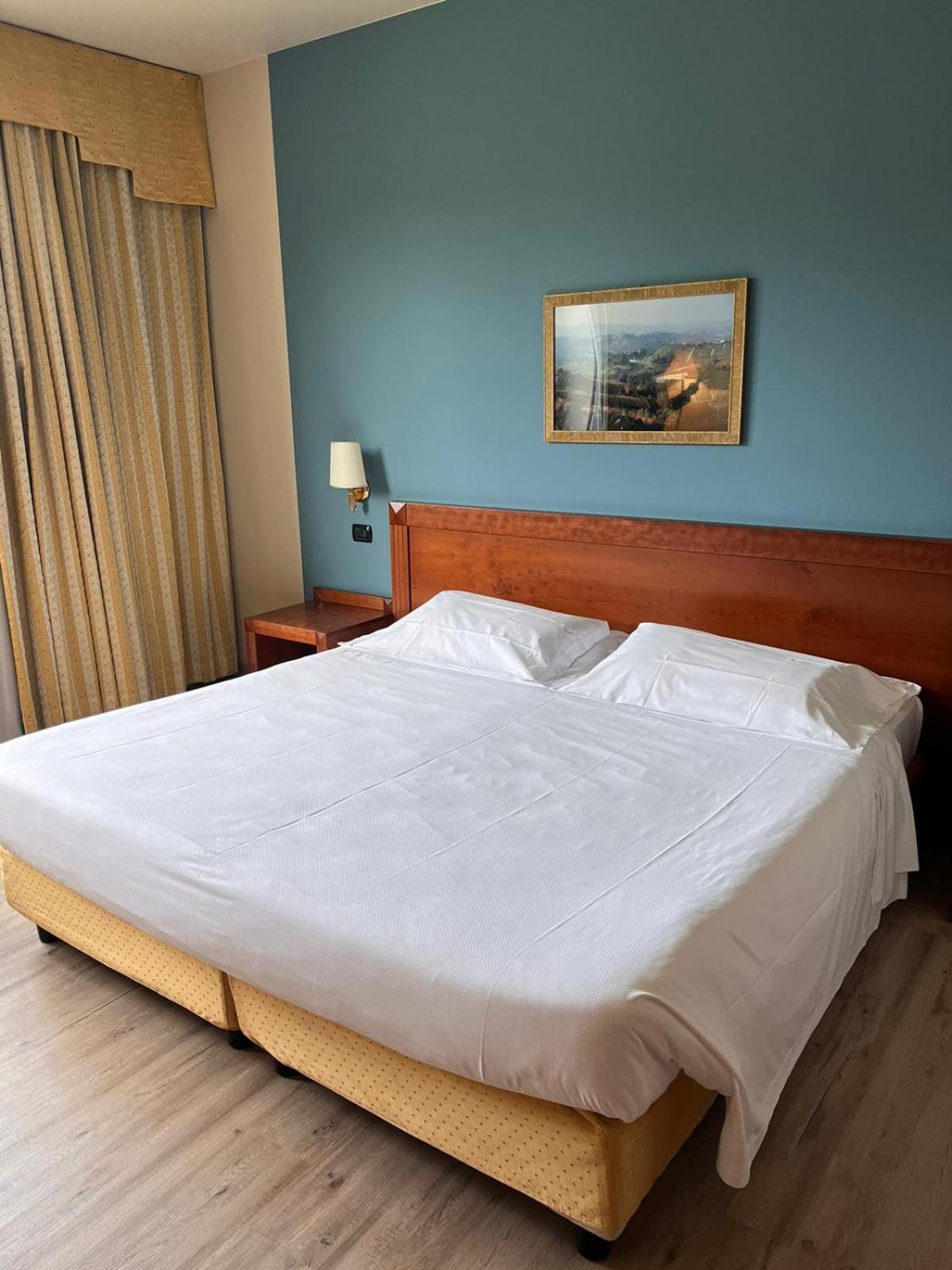 Compact Double Room - Photo 1