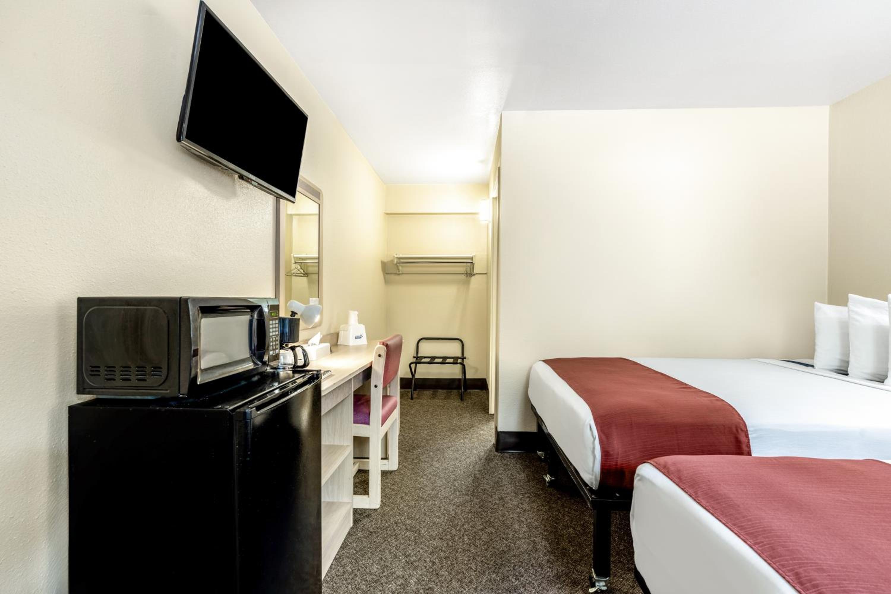 2 Double Beds Non-Smoking - Photo 4