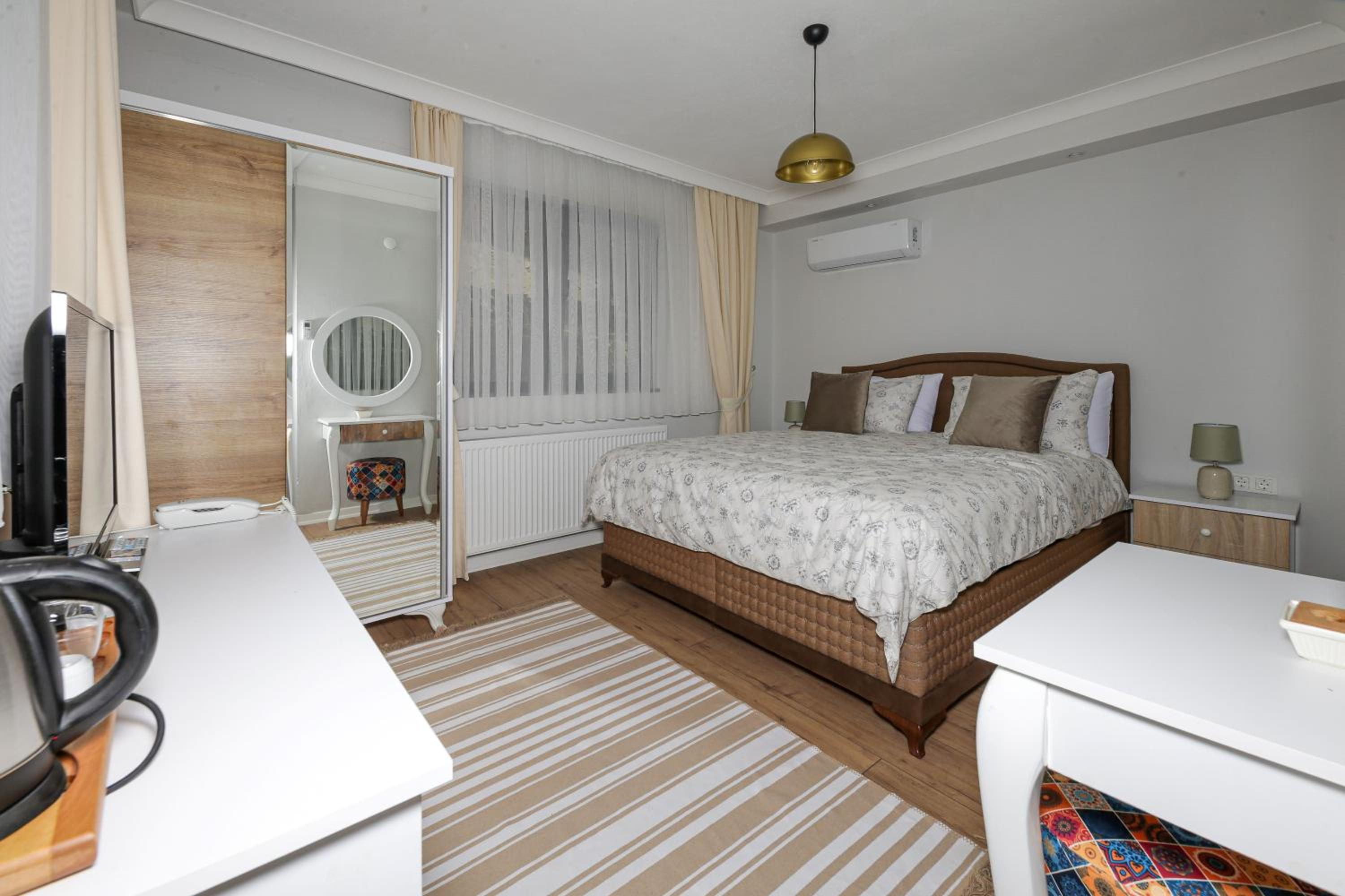 Superior Queen Room