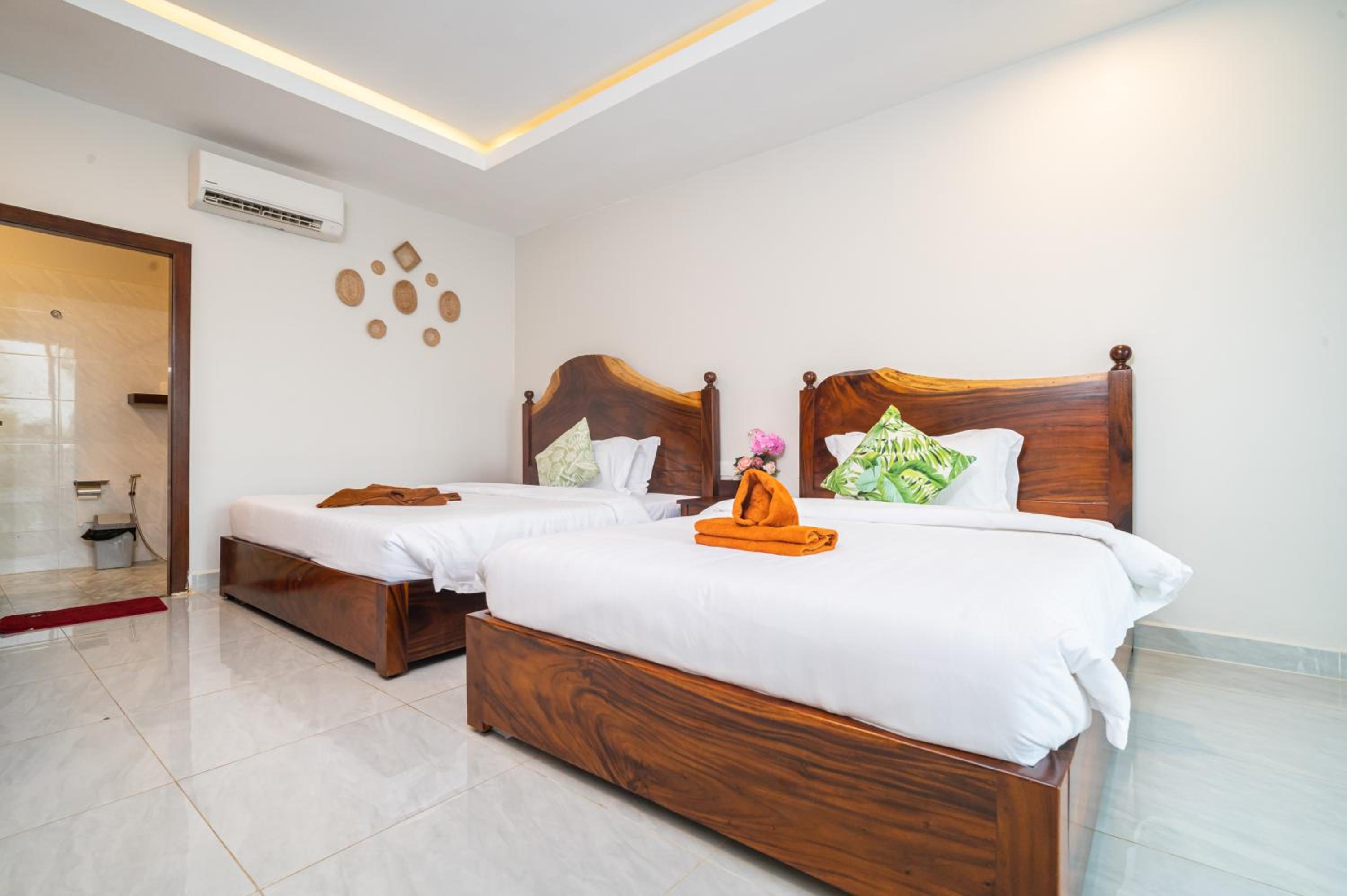 Twin Room with Pool View photo 3