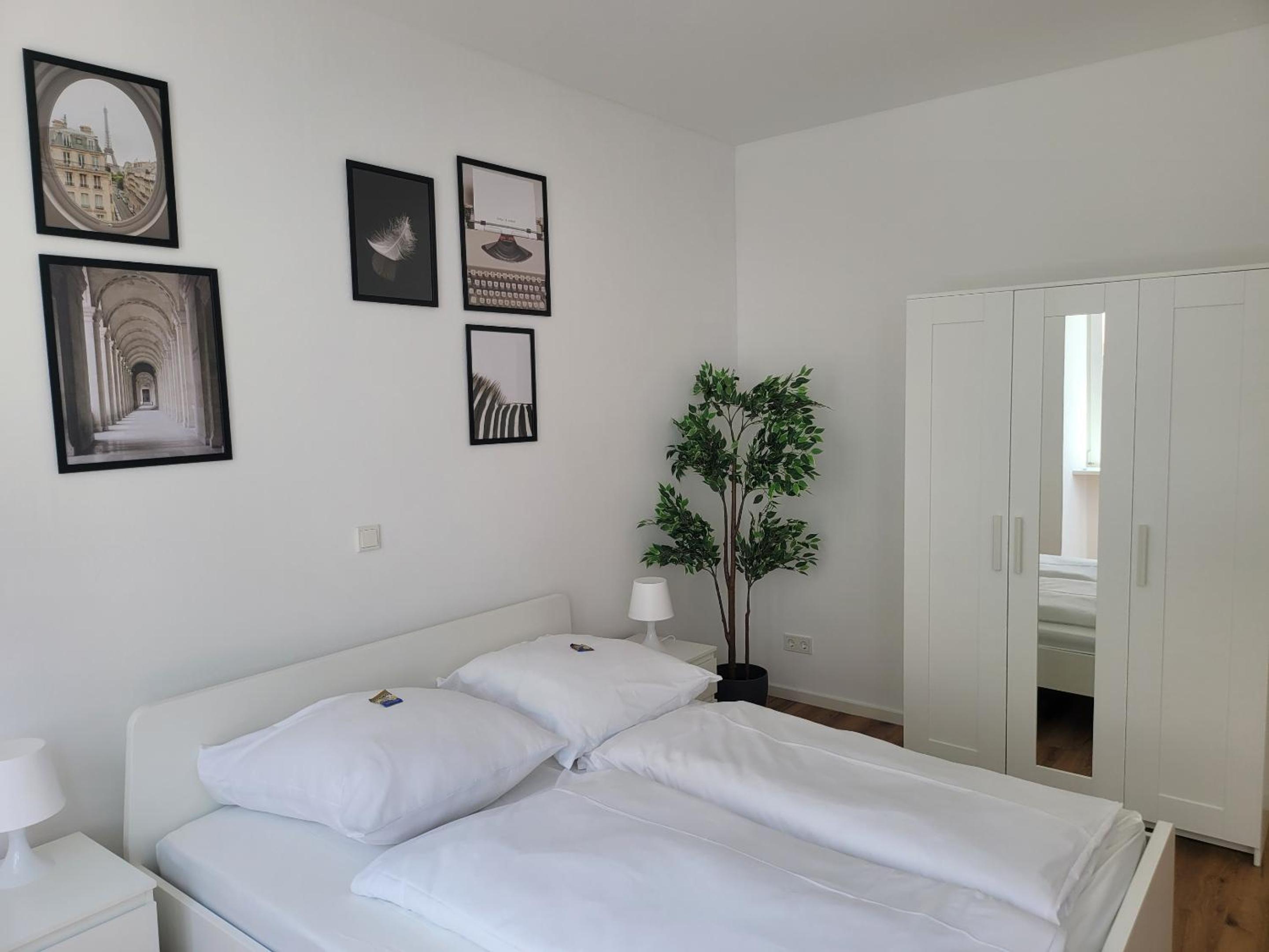 Apartment with Shower photo 3