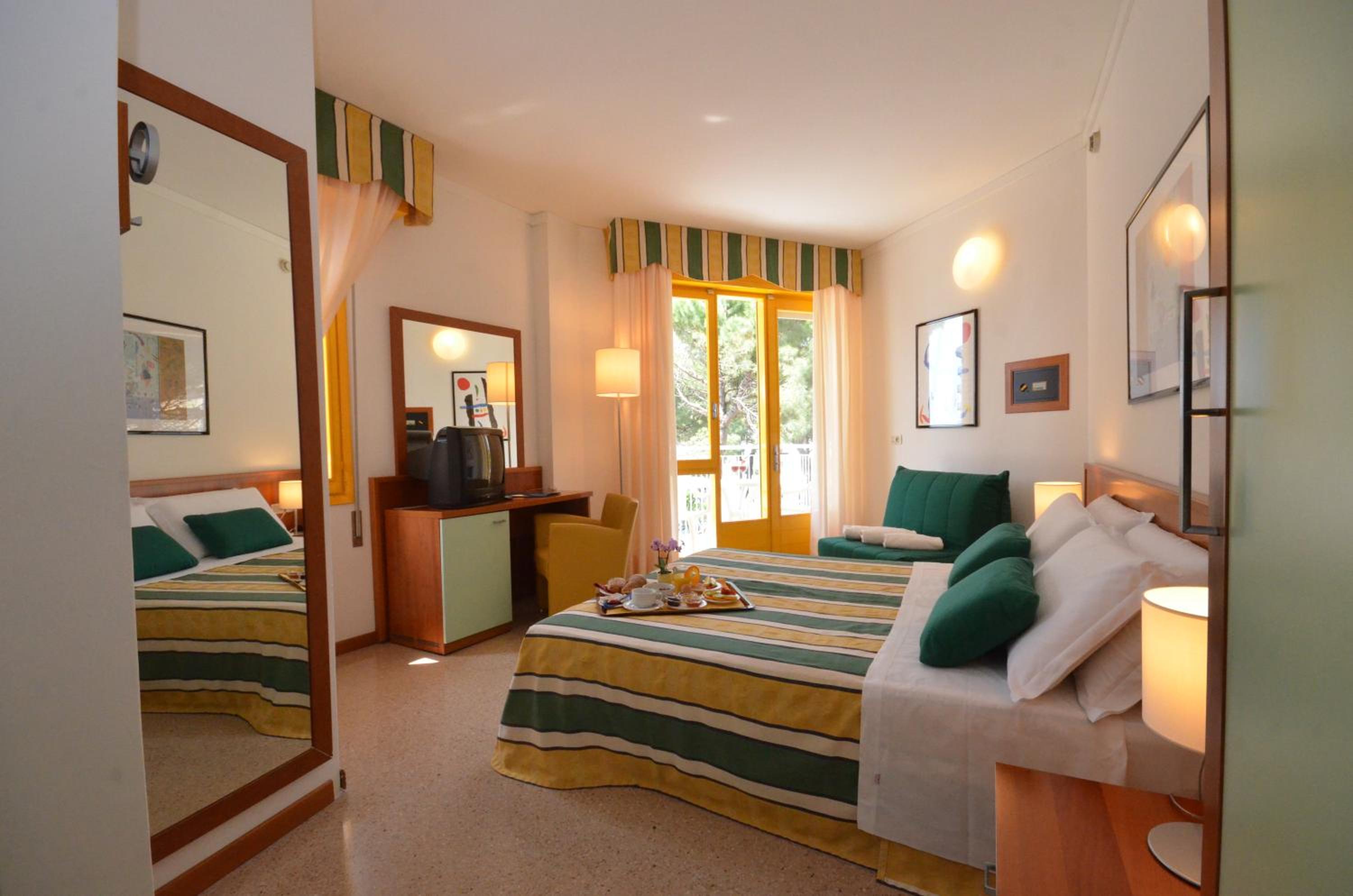 Triple Room with Sea View