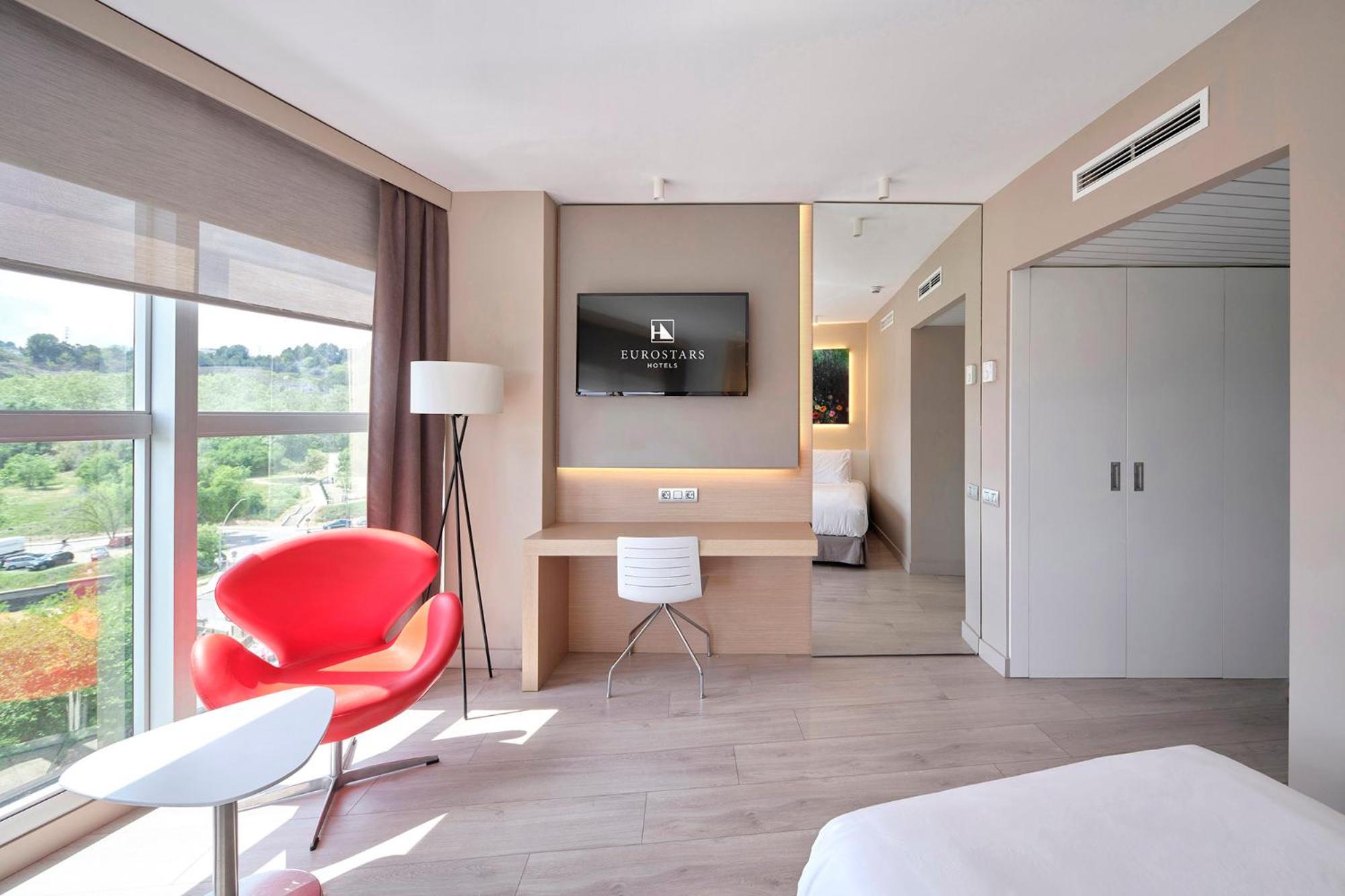 Twin Room - Photo 11