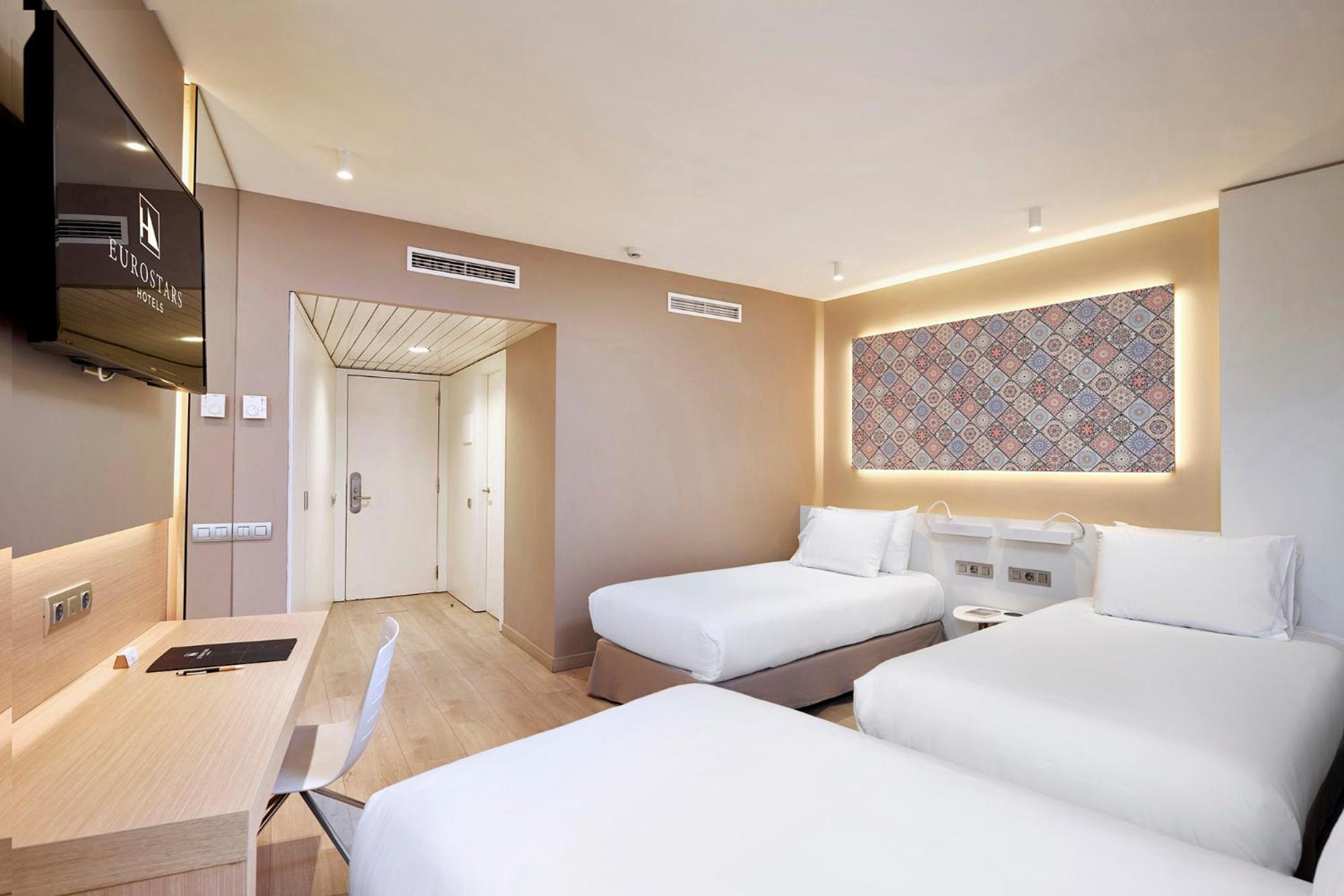 Triple Double Room - Photo 1