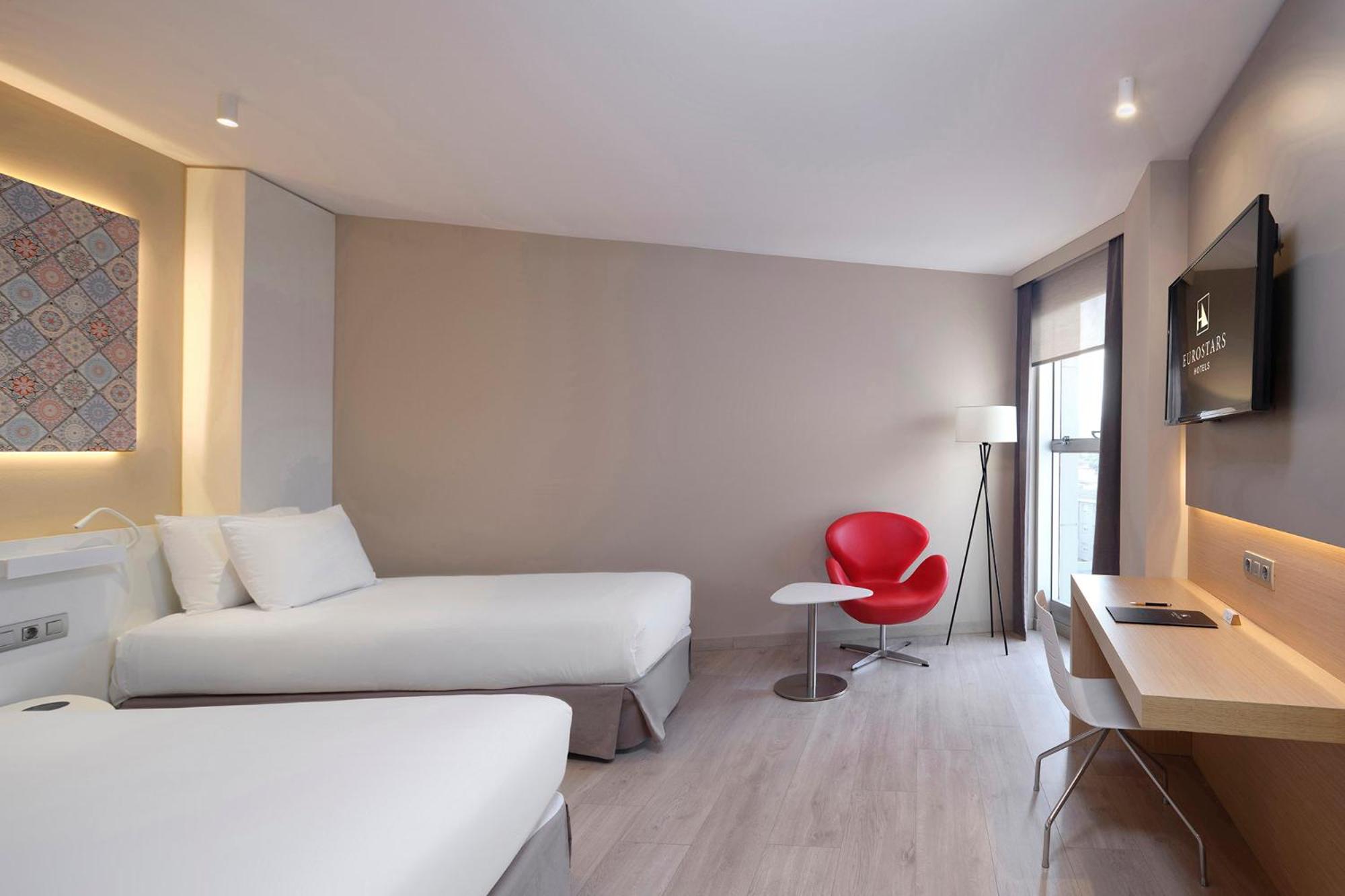 Twin Room - Photo 2