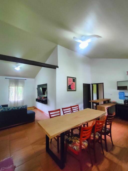 Four-Bedroom House photo 3