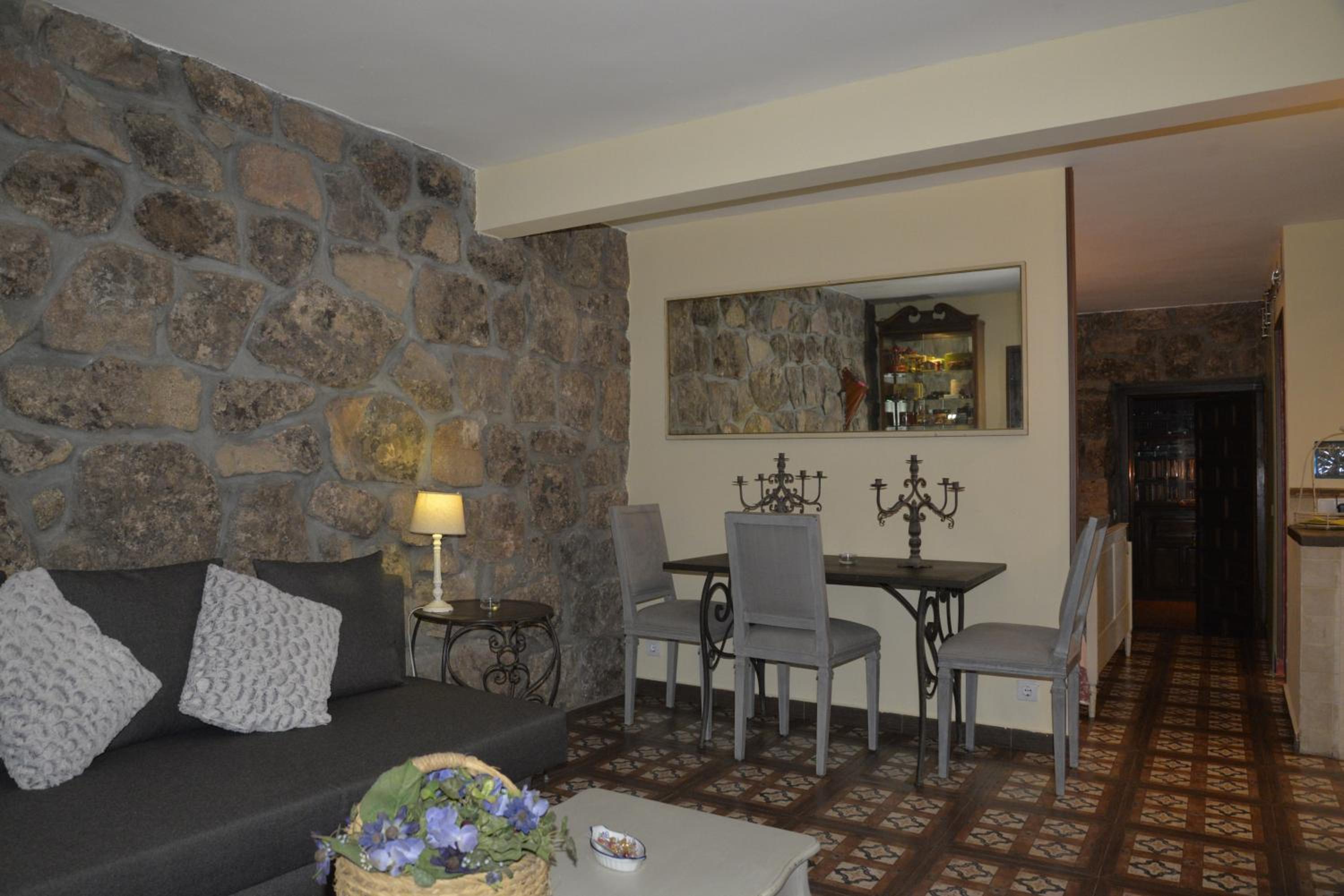 Apartamento de una habitación con vista al jardín