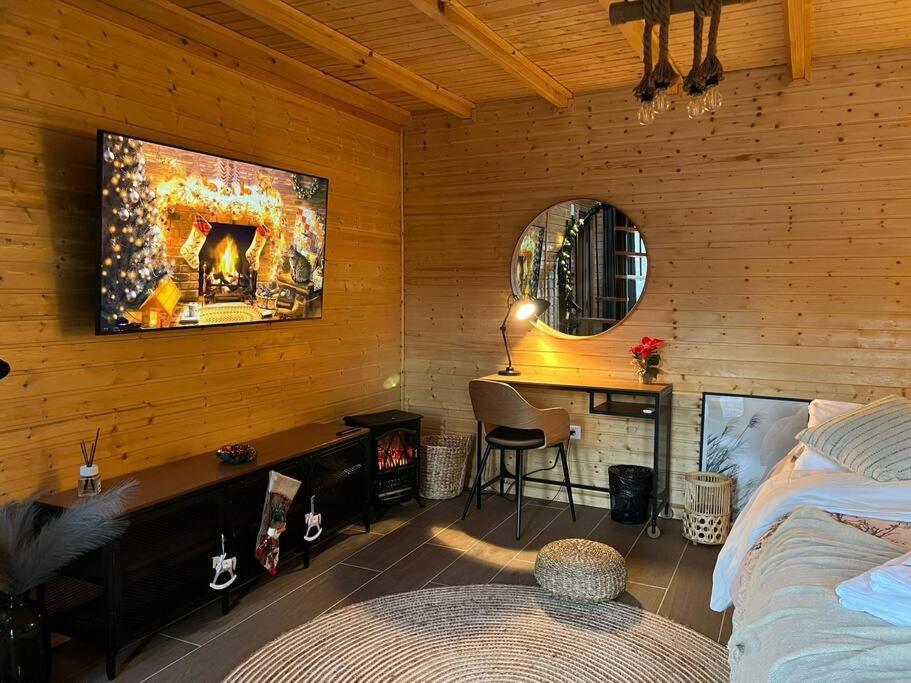 One-Bedroom House photo 1