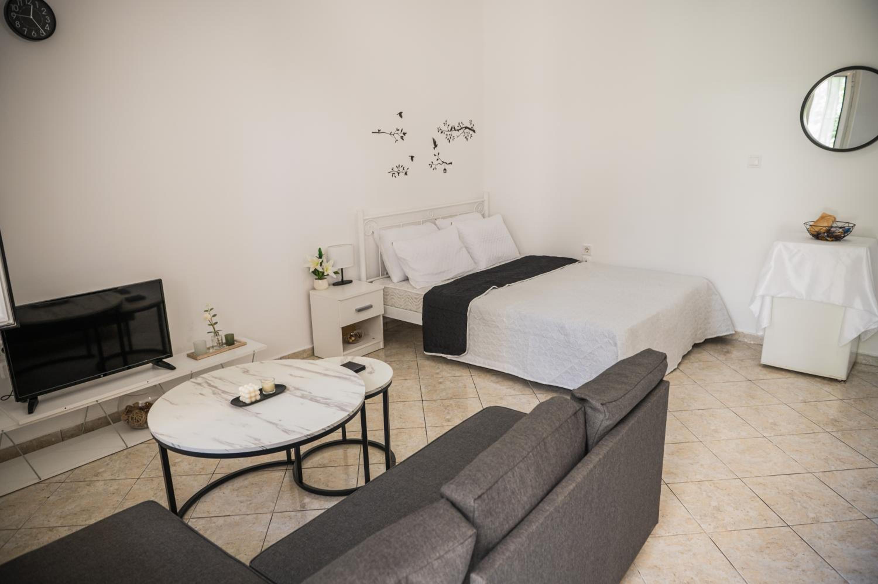 One-Bedroom Apartment with Garden
