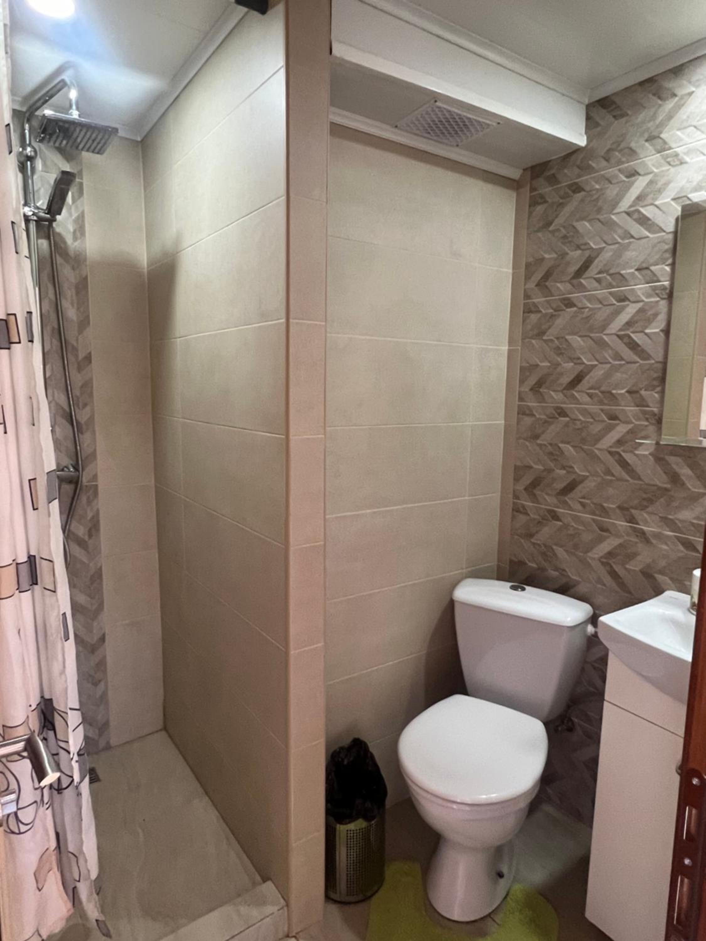 Quadruple Room with Shared Bathroom photo 1