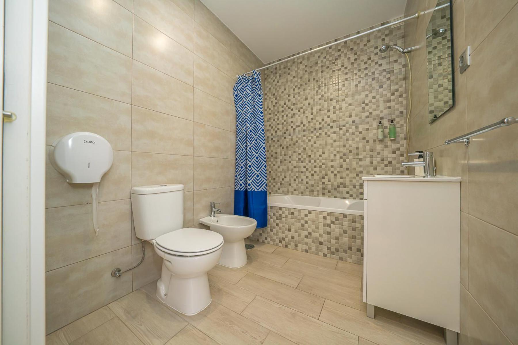 Quadruple Room With Private Bathroom photo 3