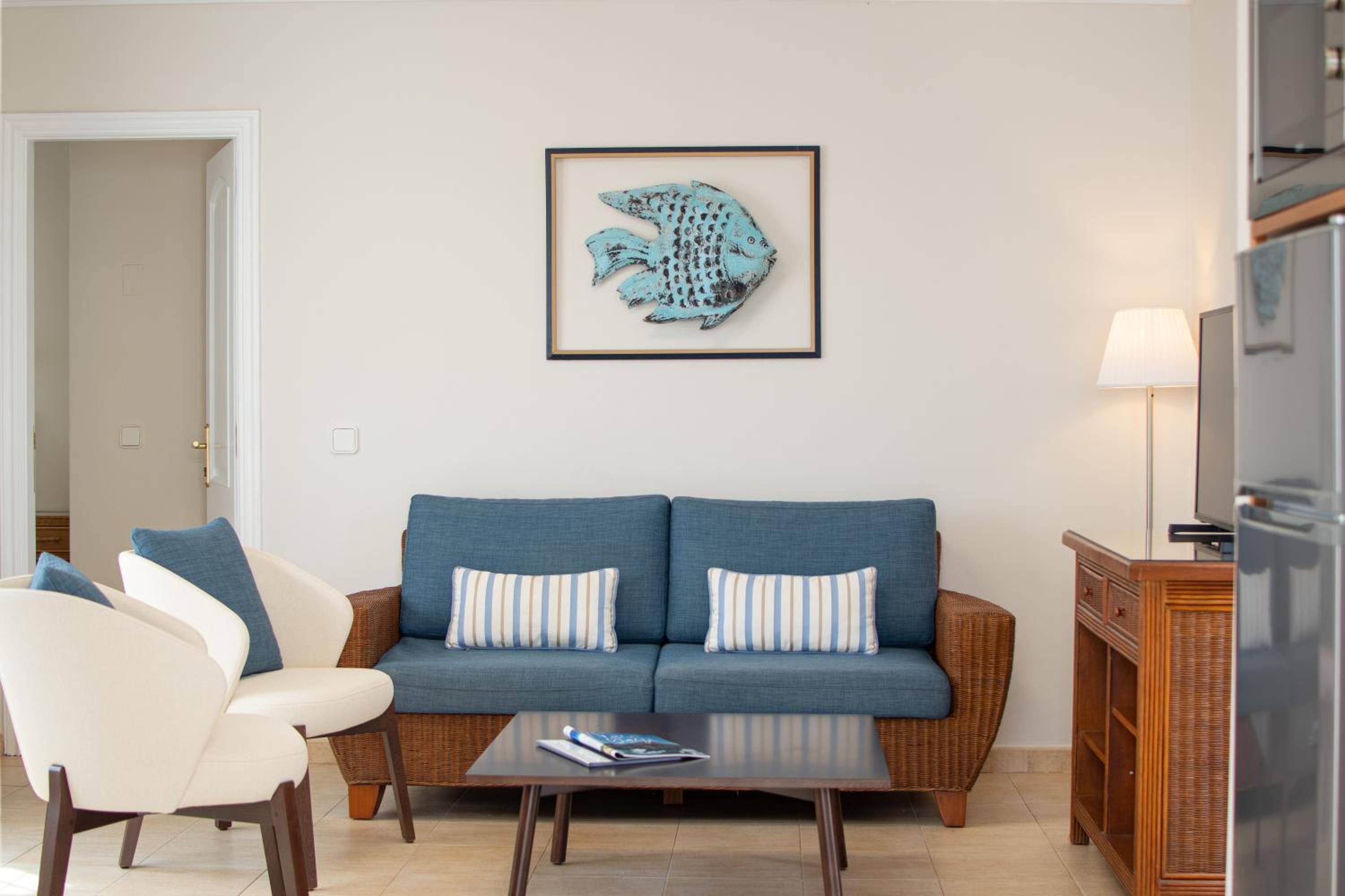 Two-Bedroom Apartment with Bali Bed (2 Adults + 1 Child) photo 3