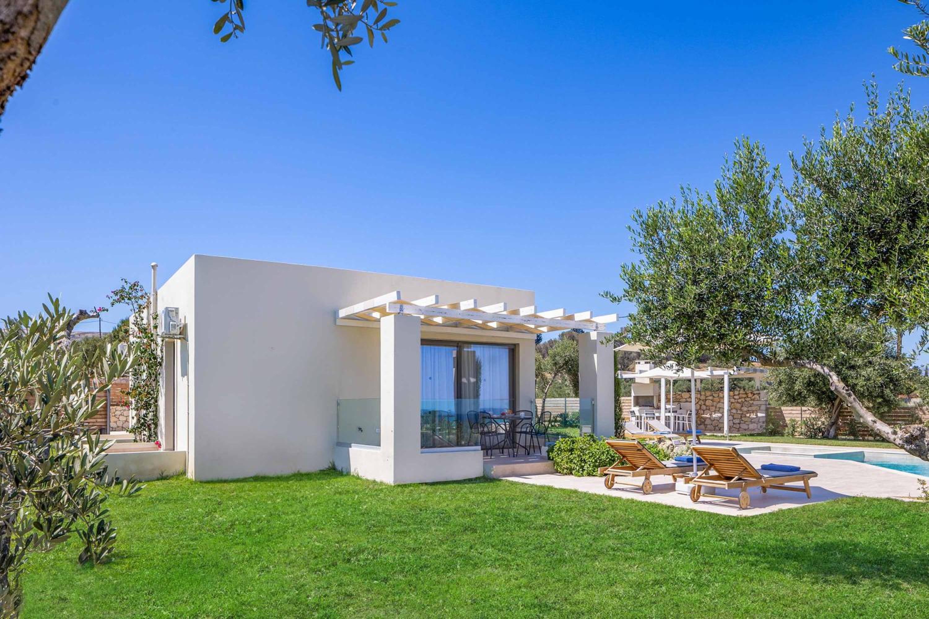 Villa photo 2